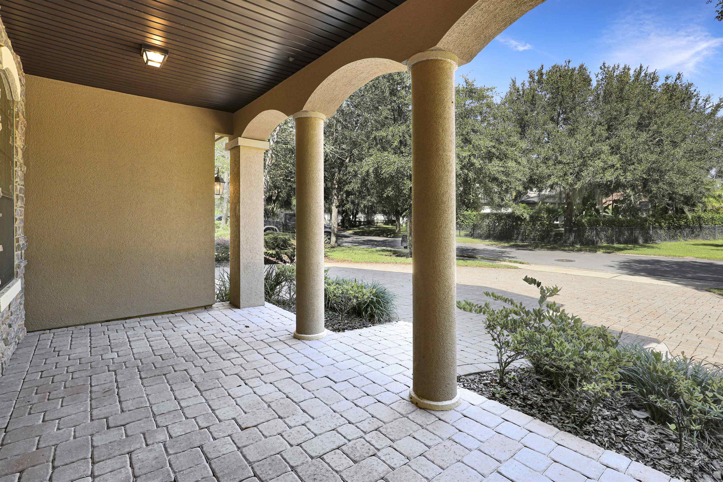 Image 8 of 76 For 4902 Boat Landing Dr