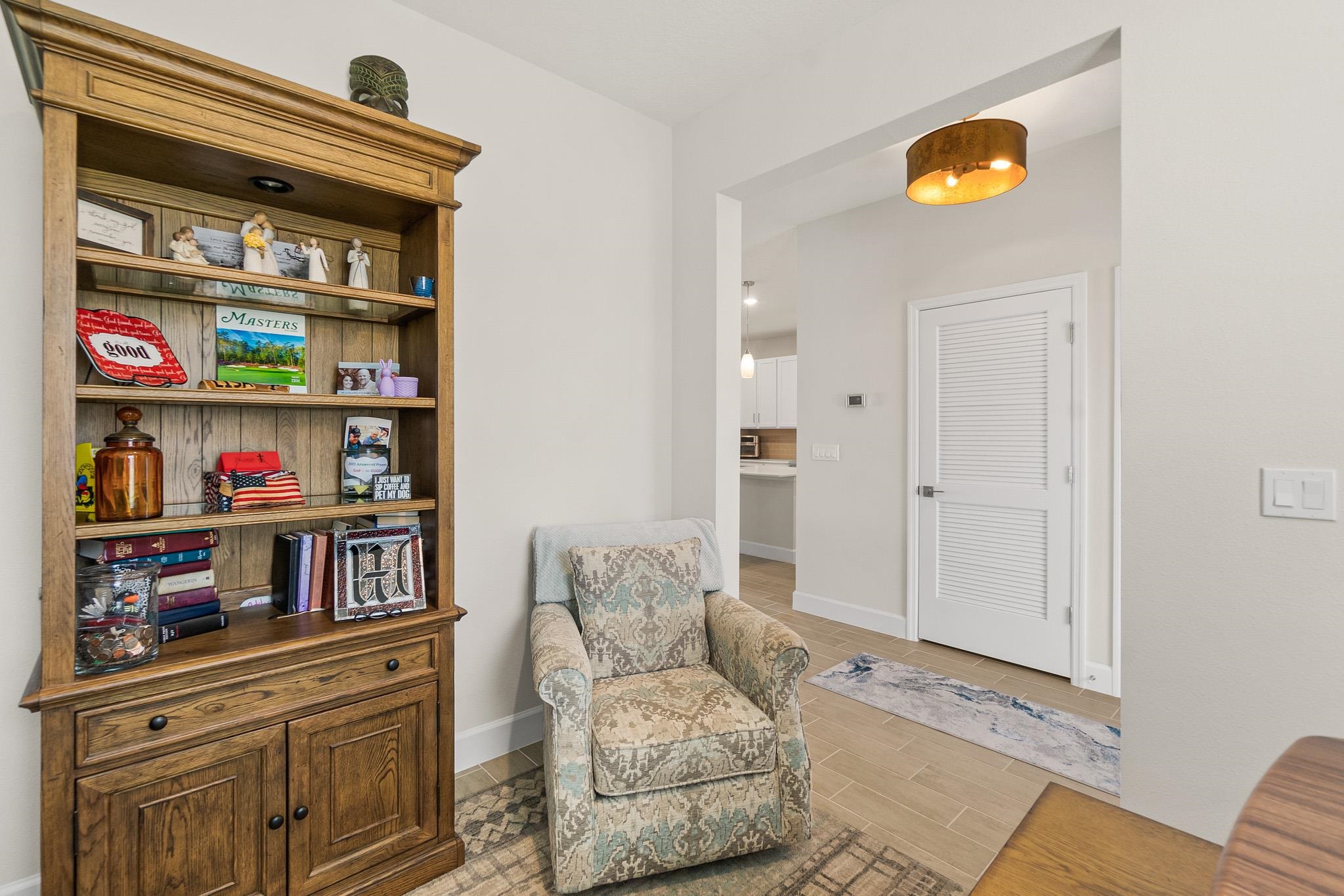 Image 10 of 55 For 5 Roxton Ln  