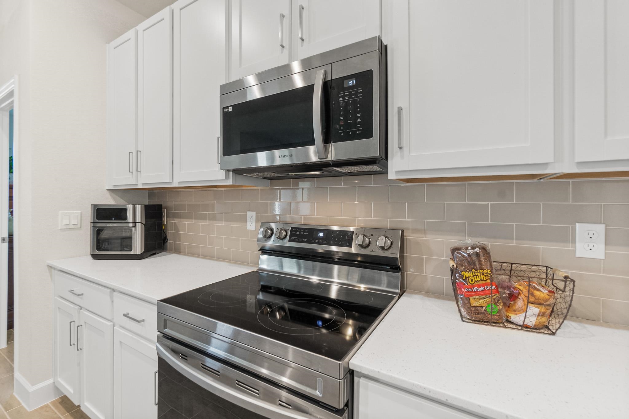 Image 19 of 55 For 5 Roxton Ln  