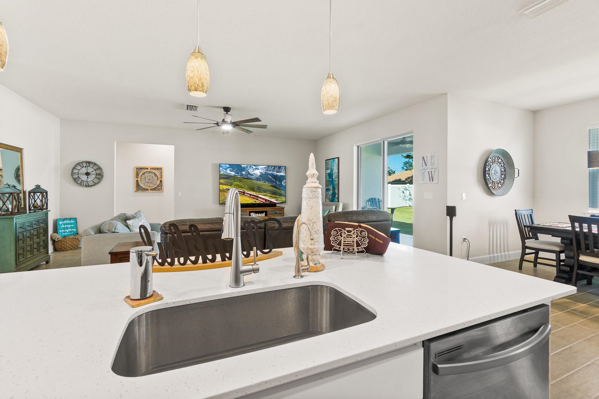 Image 20 of 55 For 5 Roxton Ln  