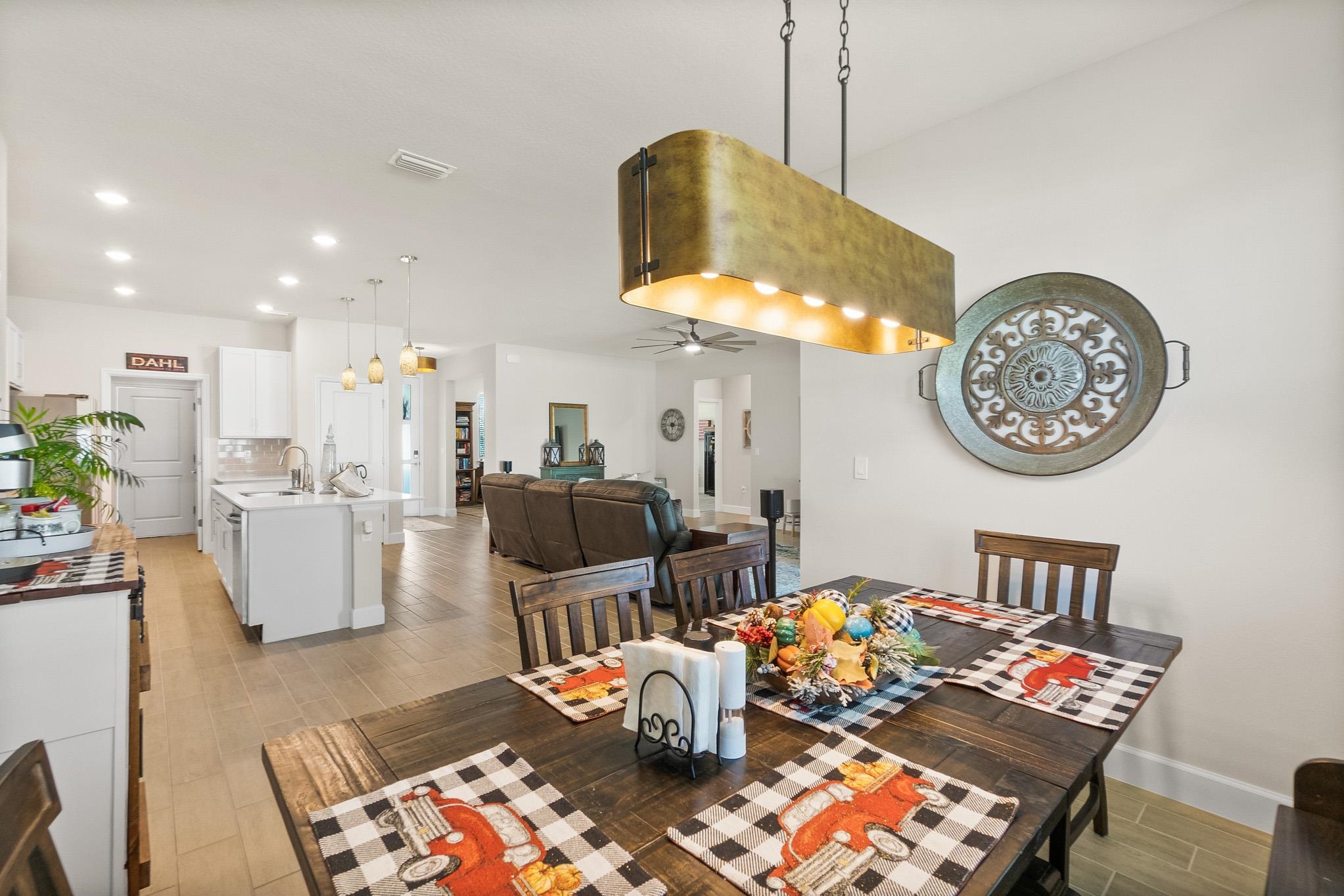 Image 23 of 55 For 5 Roxton Ln  