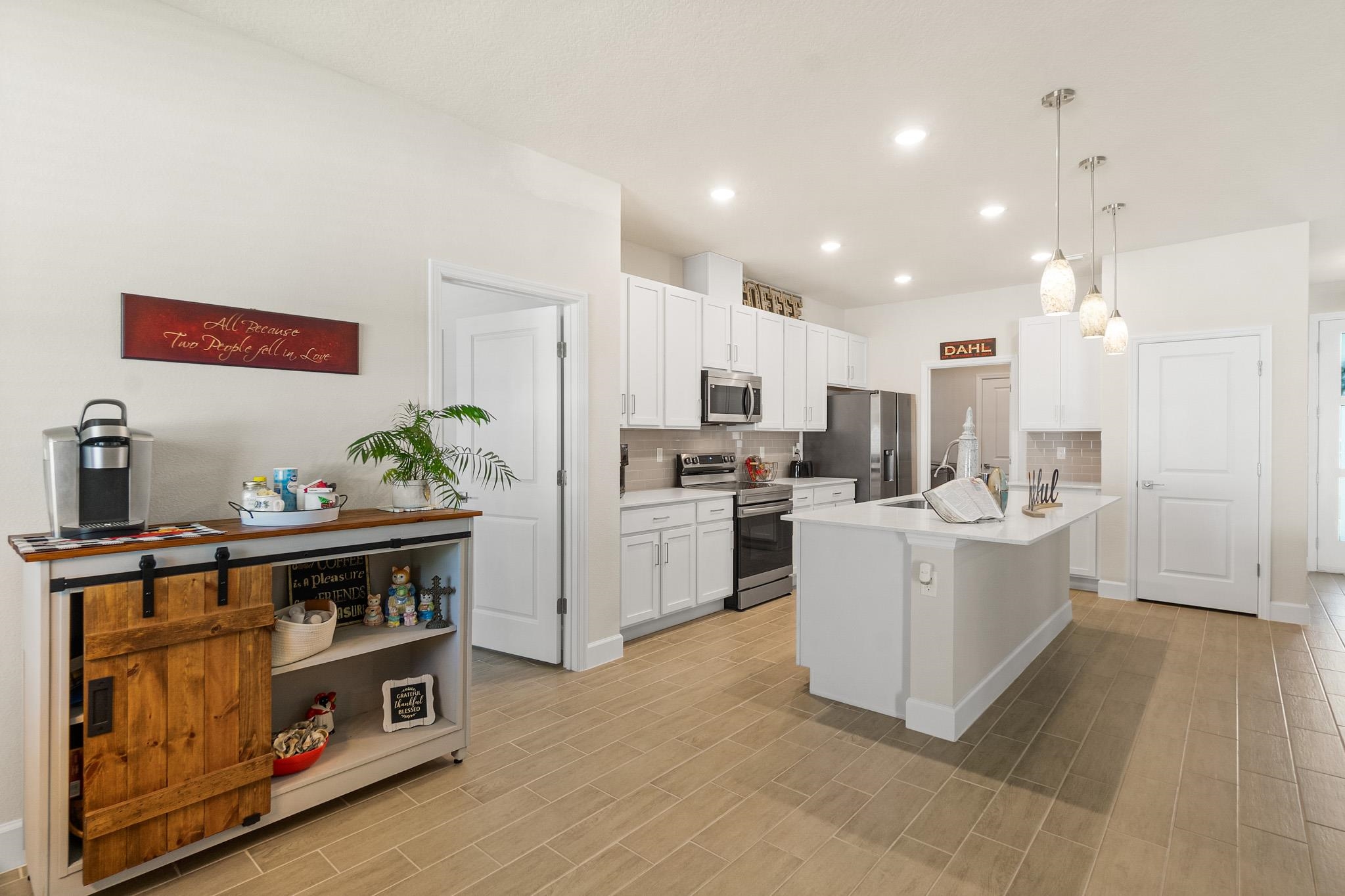 Image 24 of 55 For 5 Roxton Ln  