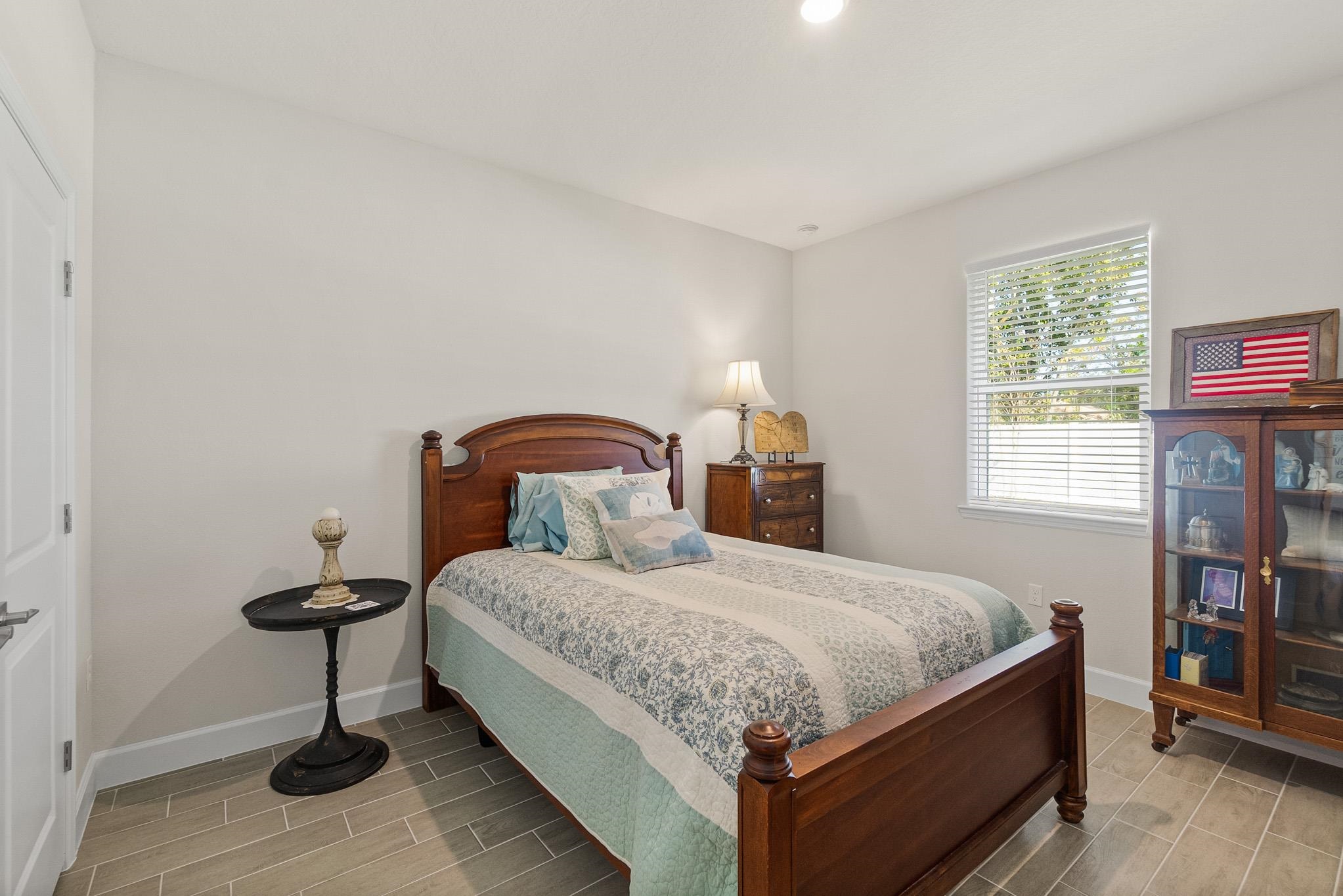 Image 34 of 55 For 5 Roxton Ln  