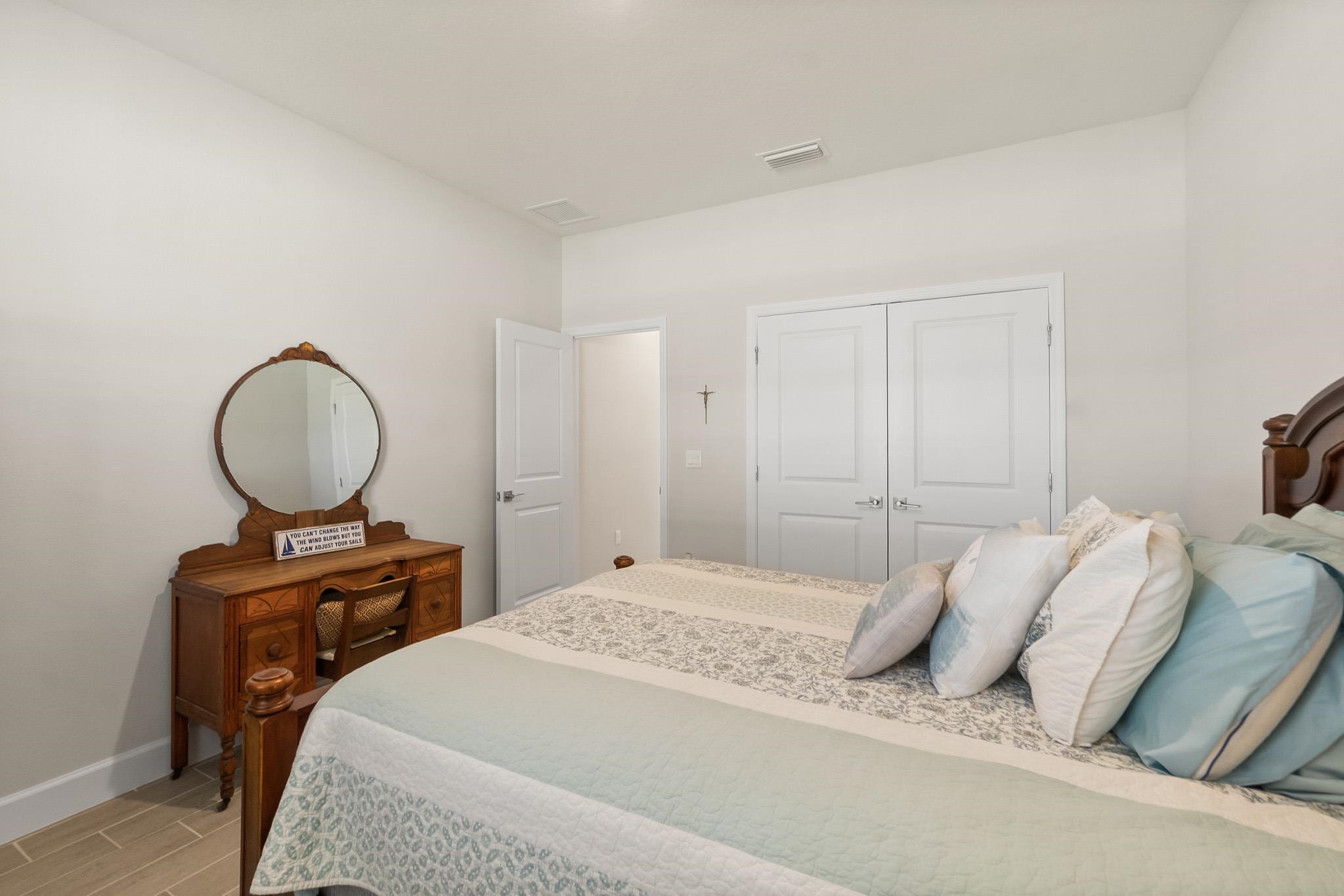 Image 35 of 55 For 5 Roxton Ln  