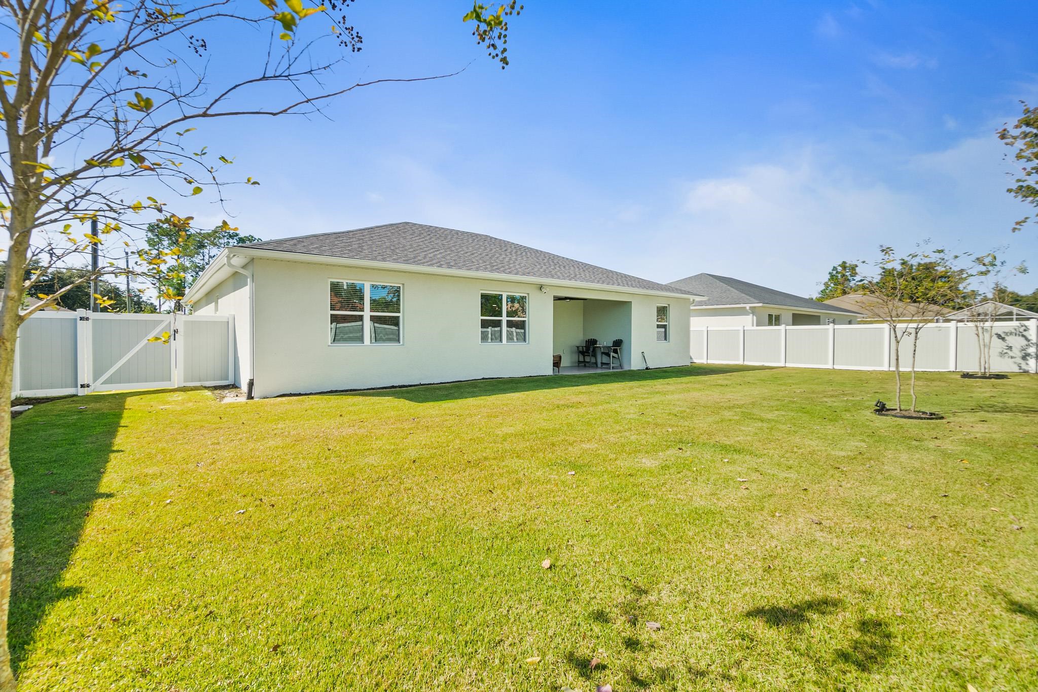 Image 43 of 55 For 5 Roxton Ln  