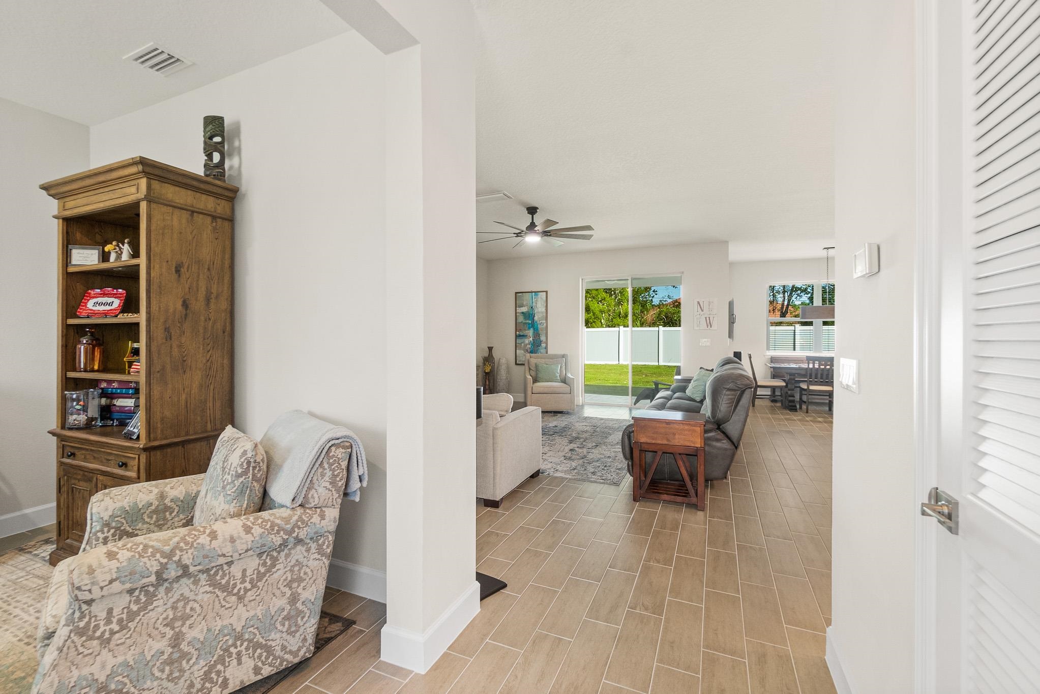 Image 7 of 55 For 5 Roxton Ln  