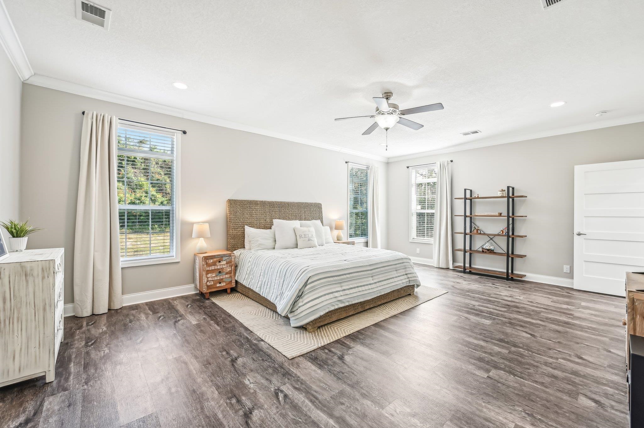 Image 18 of 42 For 4954 A1a S  