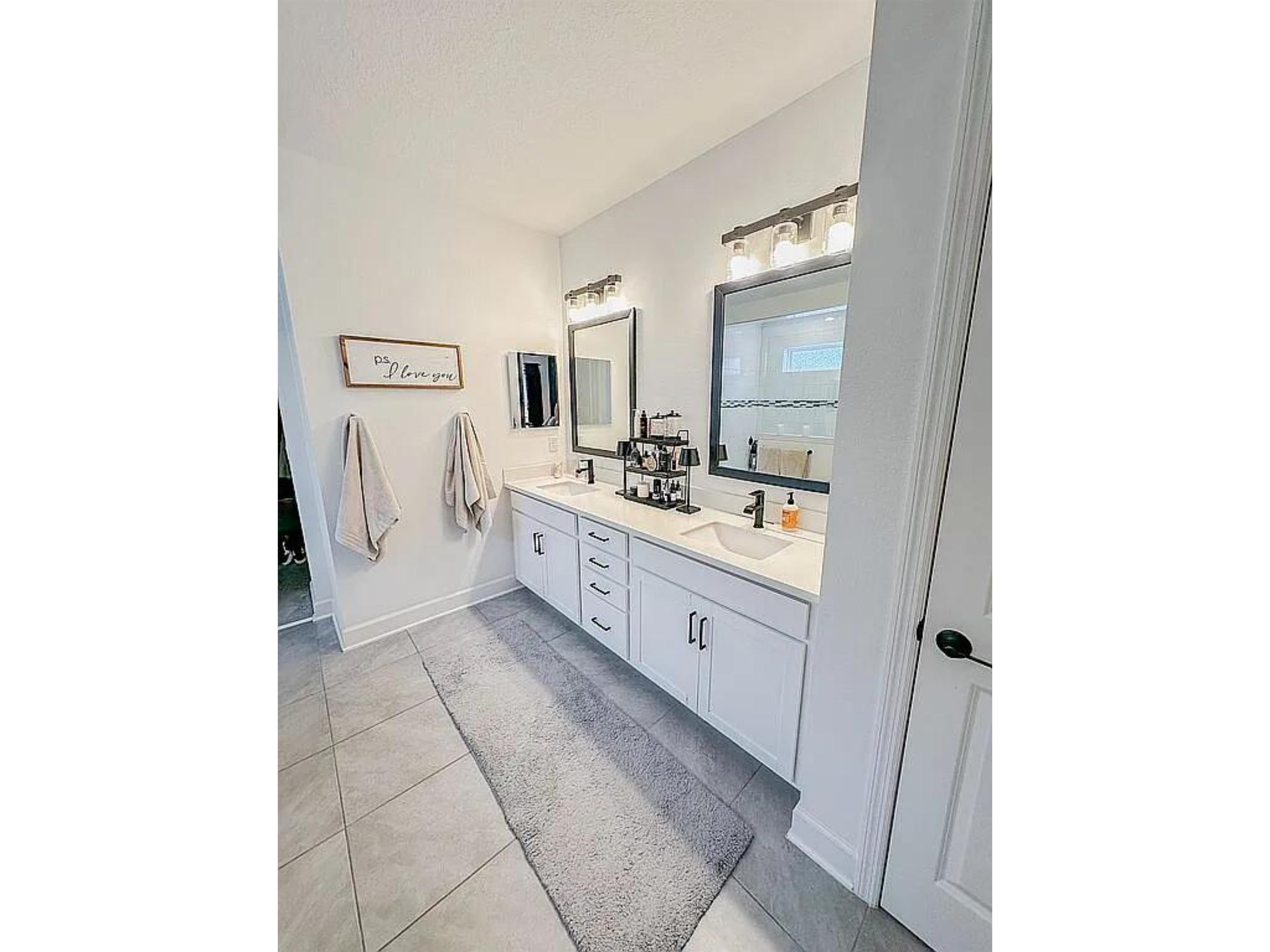 Image 21 of 31 For 132 Millenia Dr