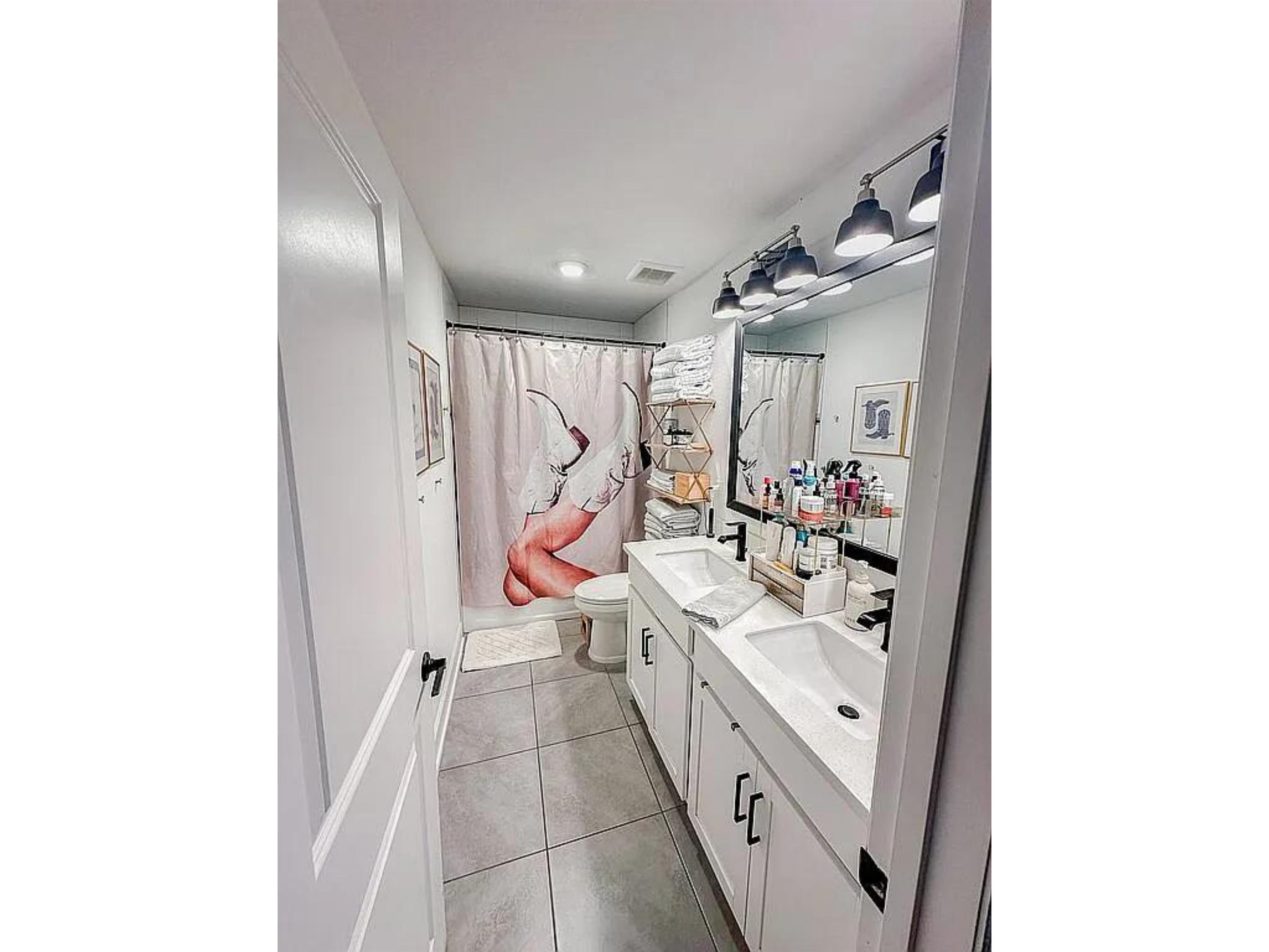 Image 22 of 31 For 132 Millenia Dr