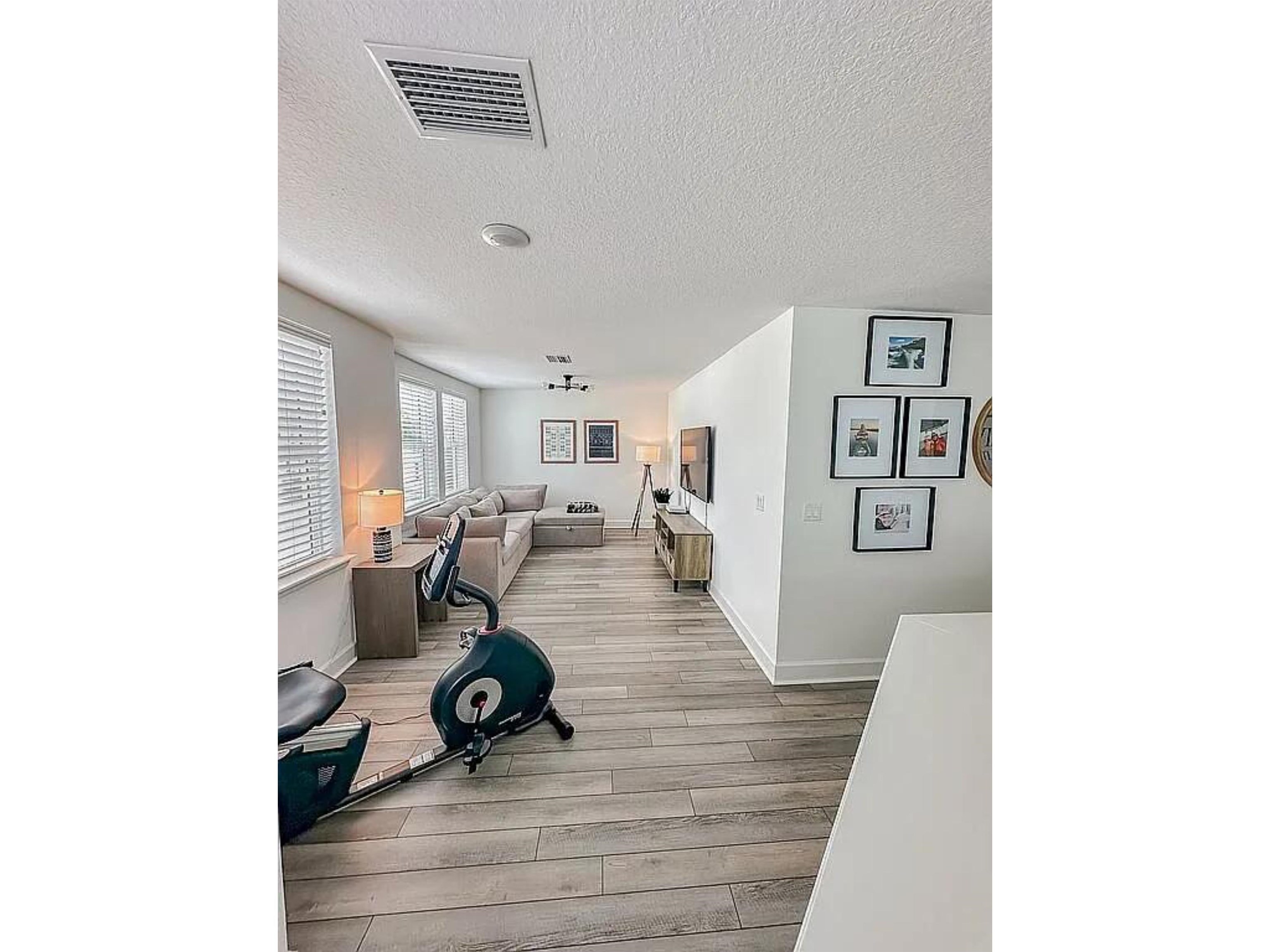 Image 25 of 31 For 132 Millenia Dr