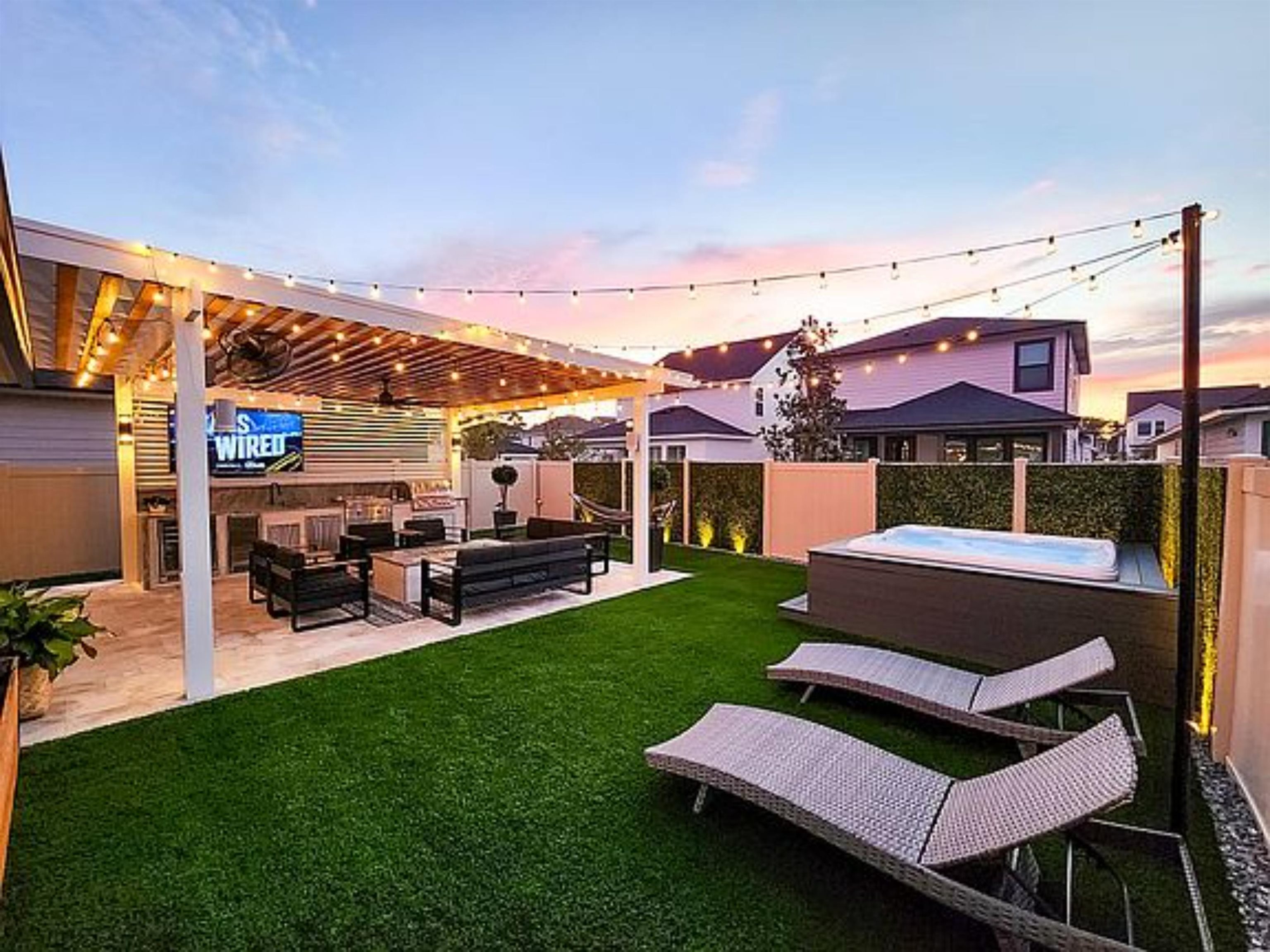 Image 6 of 31 For 132 Millenia Dr