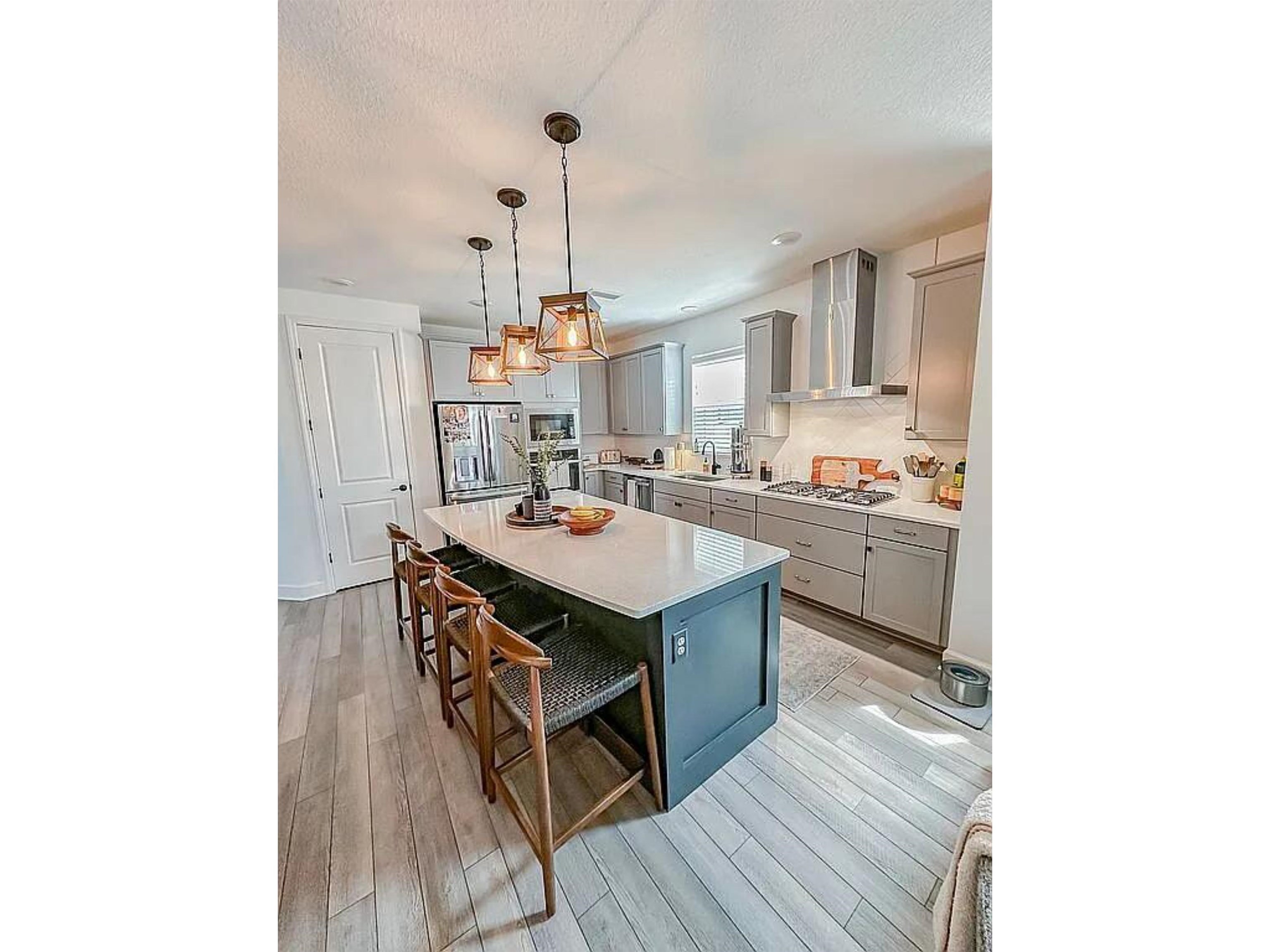 Image 8 of 31 For 132 Millenia Dr