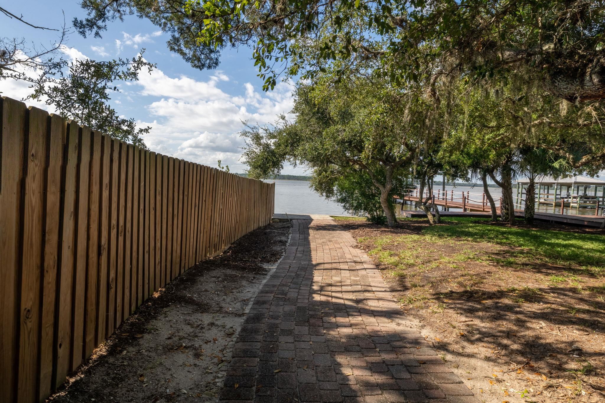 Image 32 of 36 For 301 La Crescenta Drive S