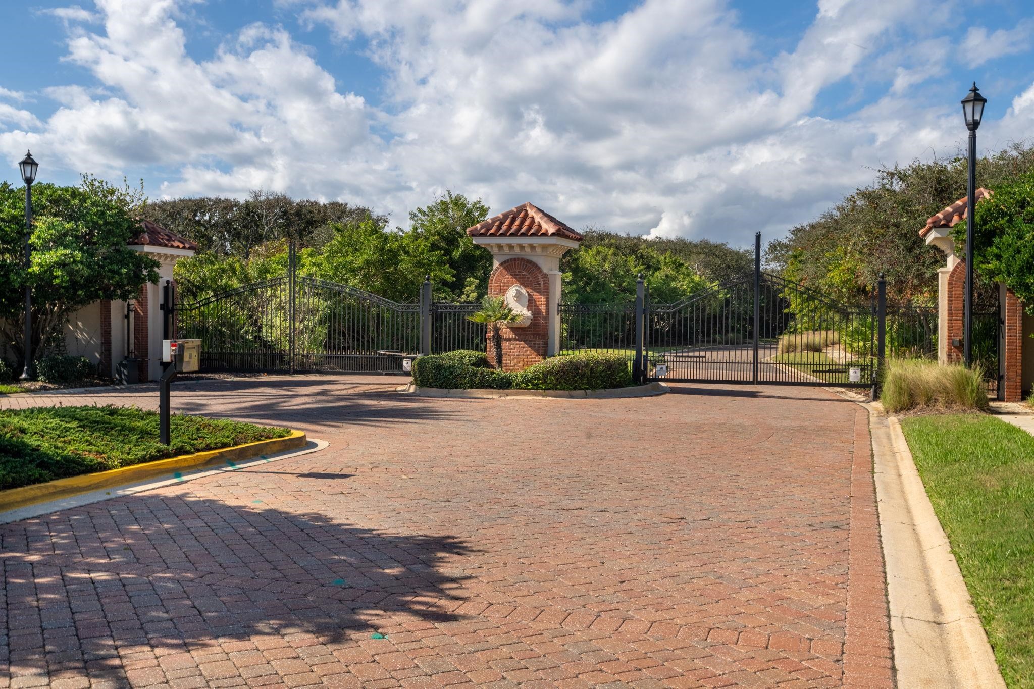 Image 36 of 36 For 301 La Crescenta Drive S