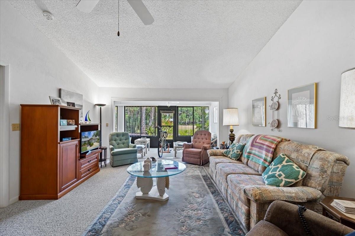 Image 28 of 61 For 88 Lake Forest Pl  88