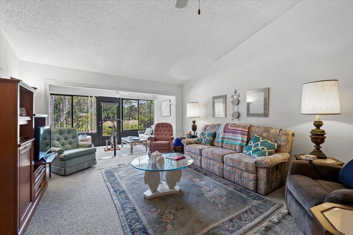 Image 31 of 61 For 88 Lake Forest Pl  88