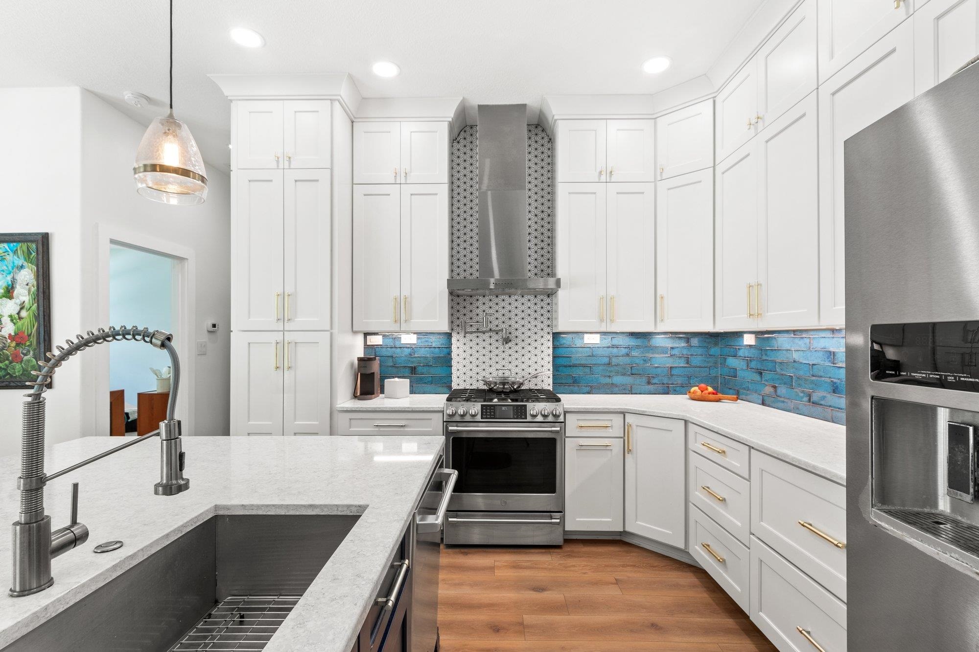 Image 17 of 50 For 3432 Kings Rd S