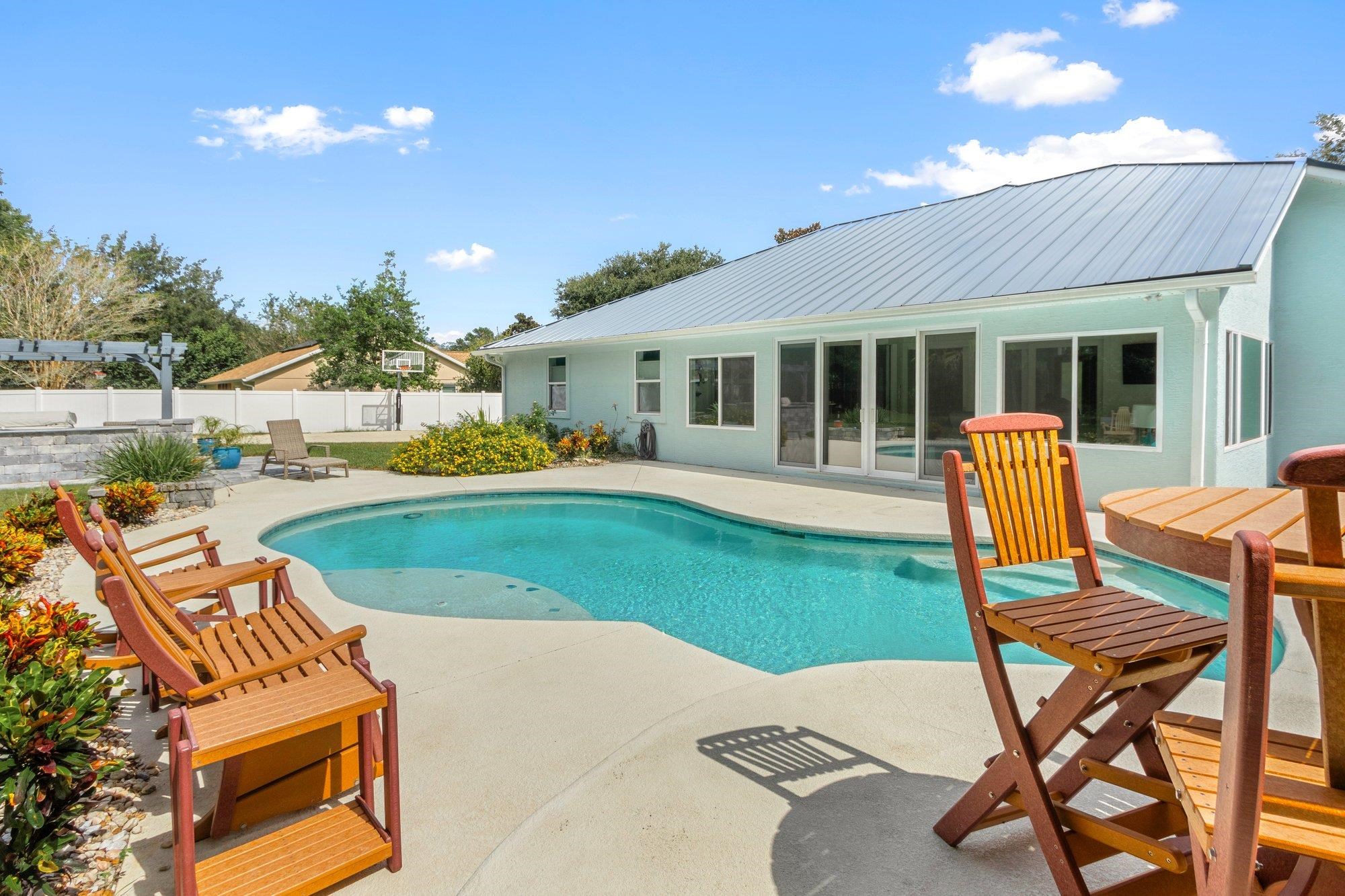 Image 36 of 50 For 3432 Kings Rd S