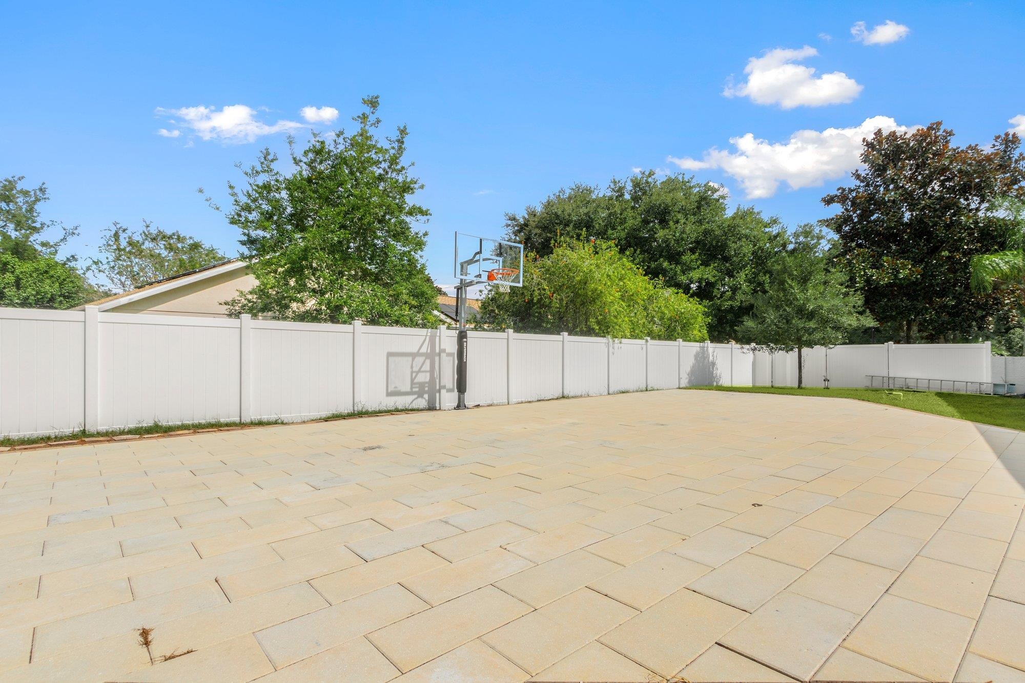 Image 37 of 50 For 3432 Kings Rd S