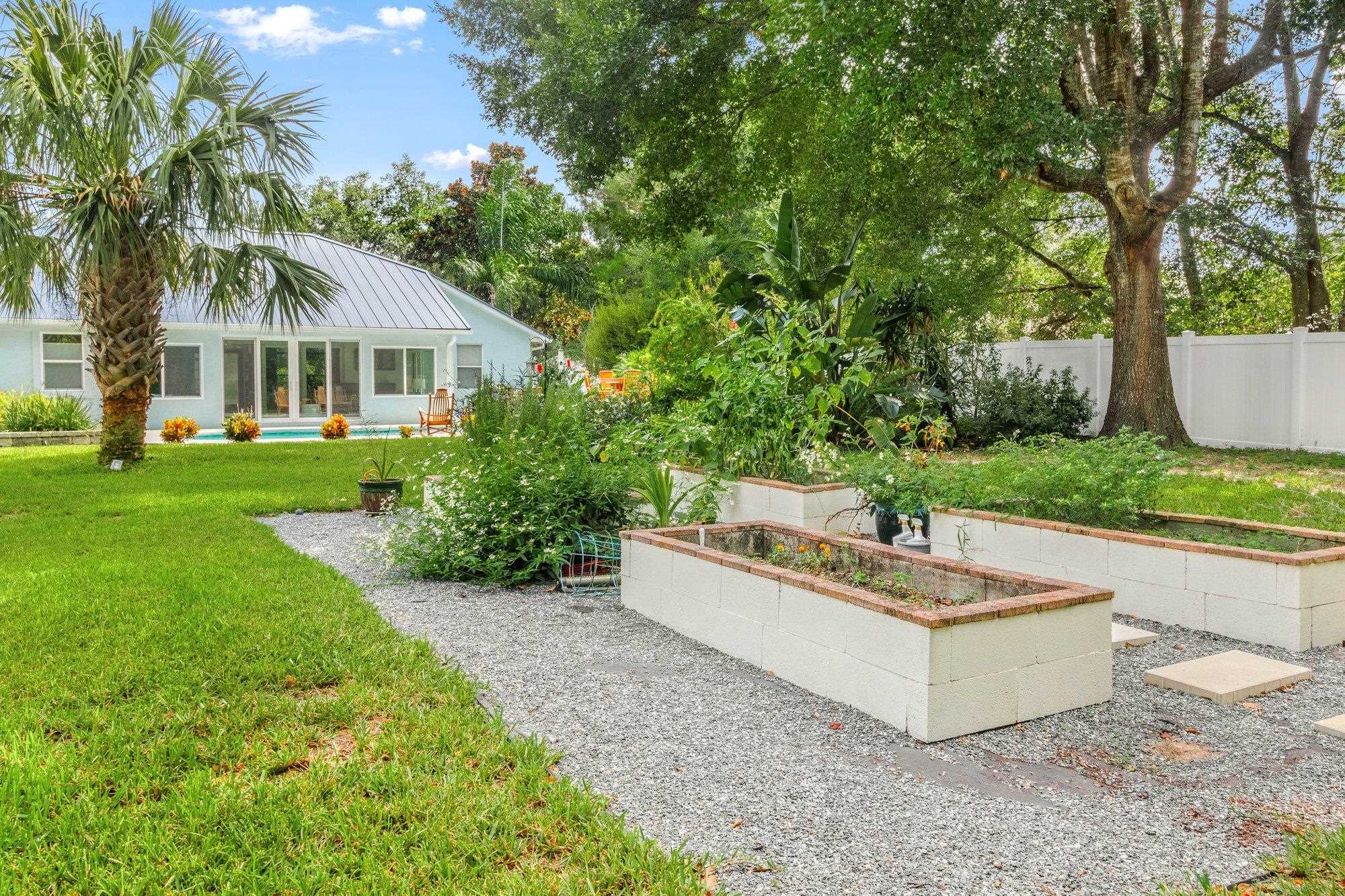 Image 39 of 50 For 3432 Kings Rd S