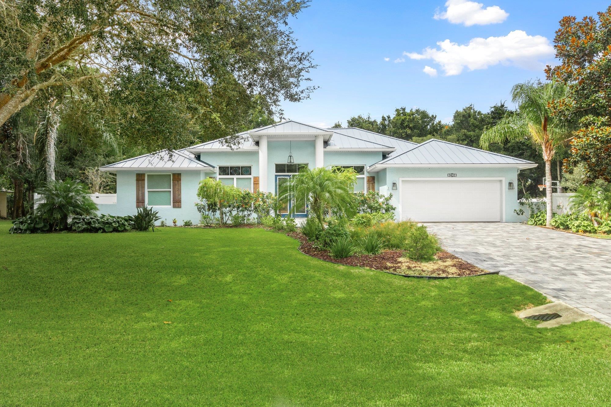 Image 4 of 50 For 3432 Kings Rd S