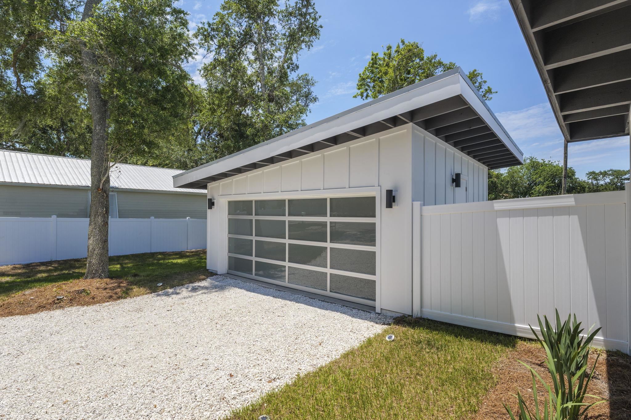 Image 3 of 40 For 26 Poinciana Cove Rd