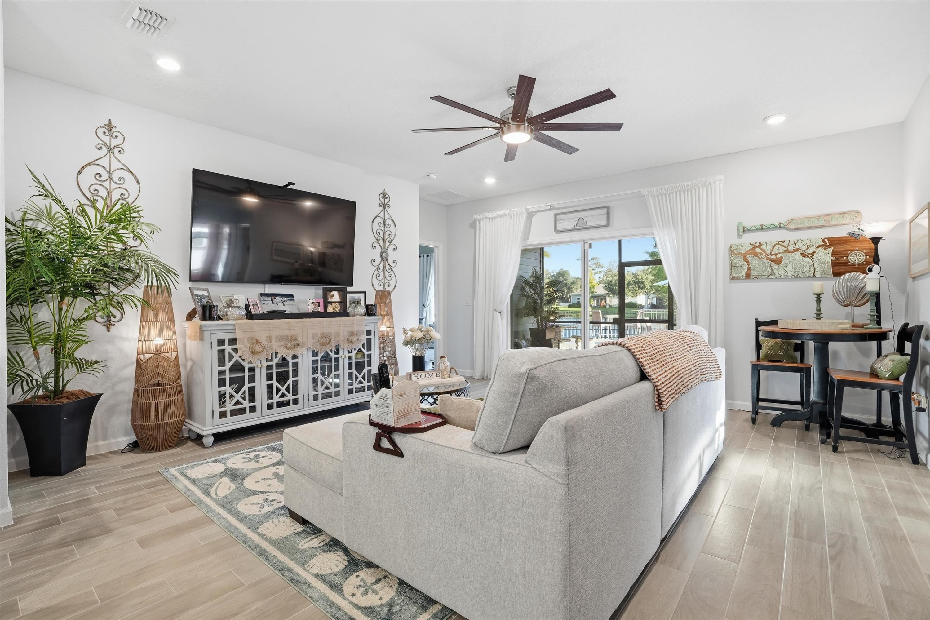 Image 12 of 45 For 20 Trumpco Dr