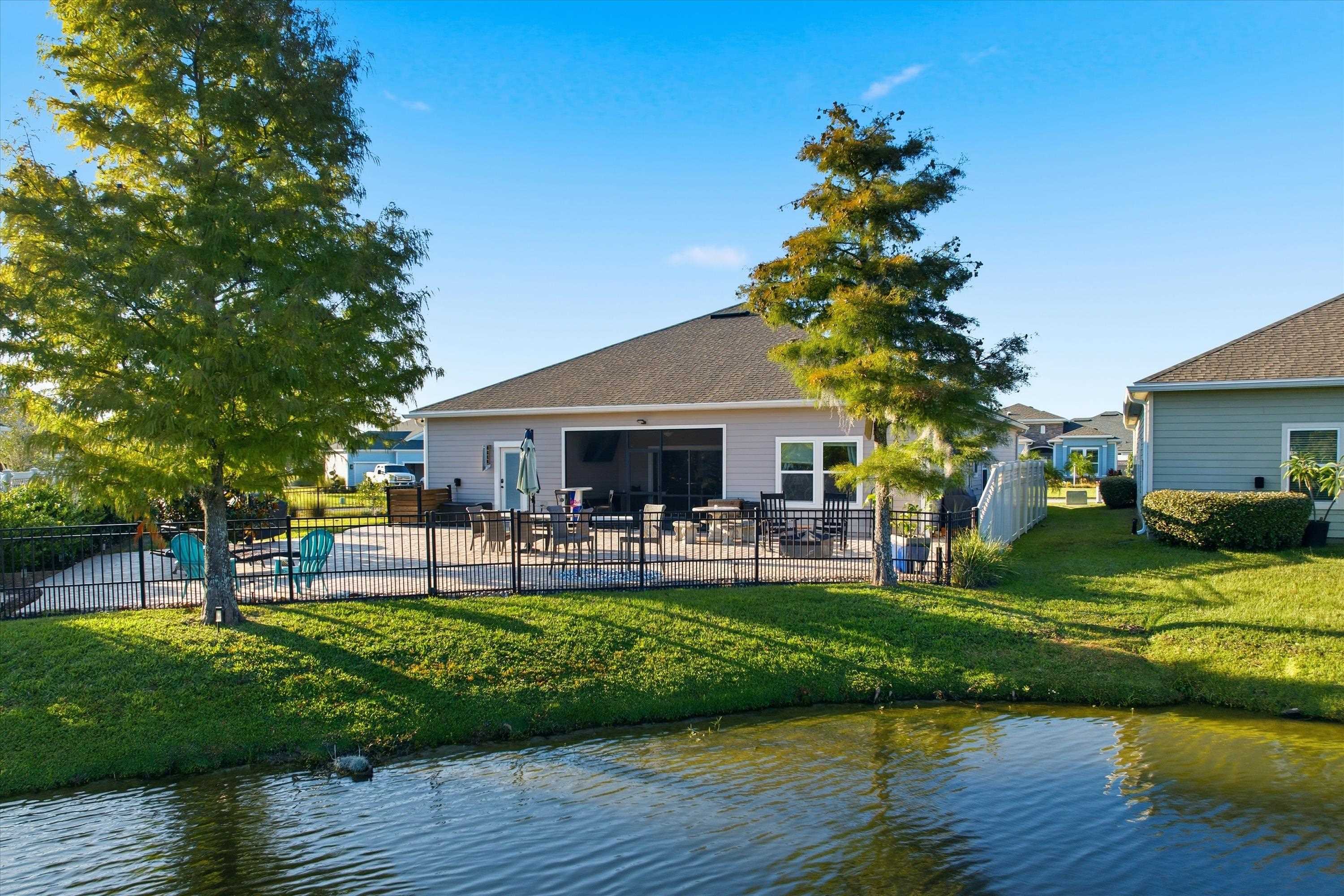 Image 33 of 45 For 20 Trumpco Dr