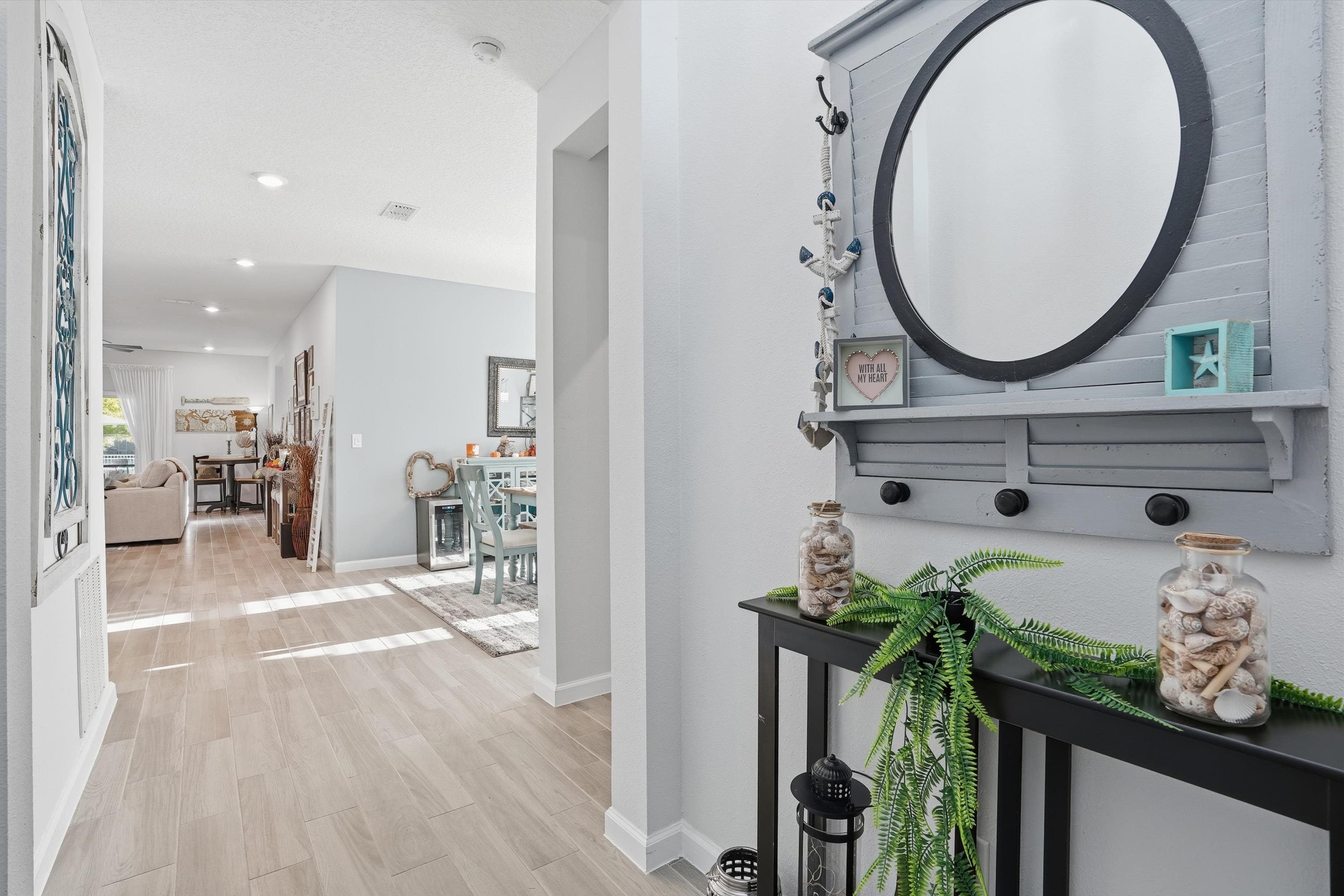 Image 4 of 45 For 20 Trumpco Dr