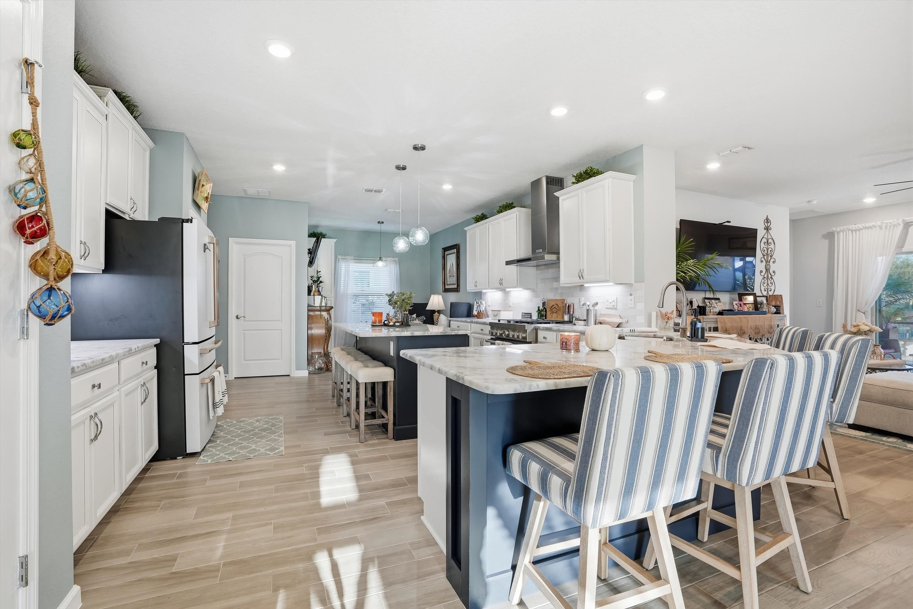 Image 5 of 45 For 20 Trumpco Dr