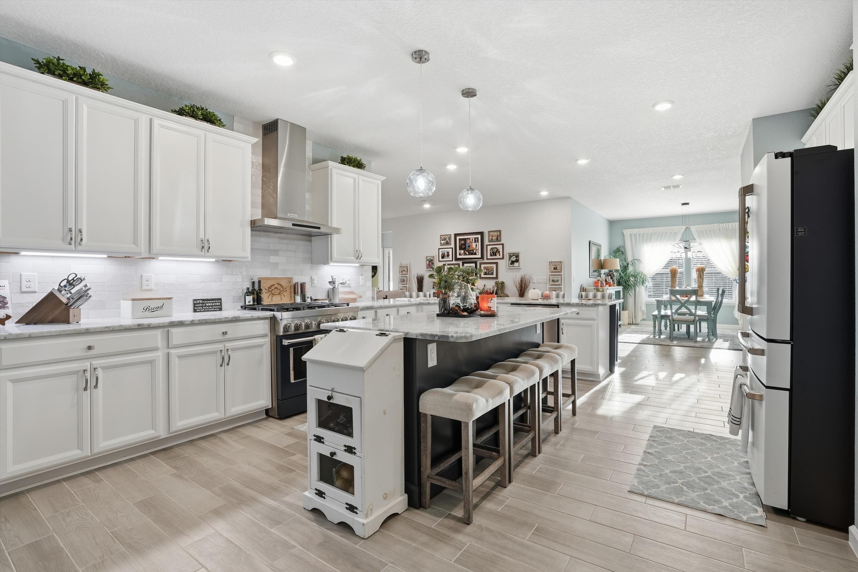 Image 7 of 45 For 20 Trumpco Dr