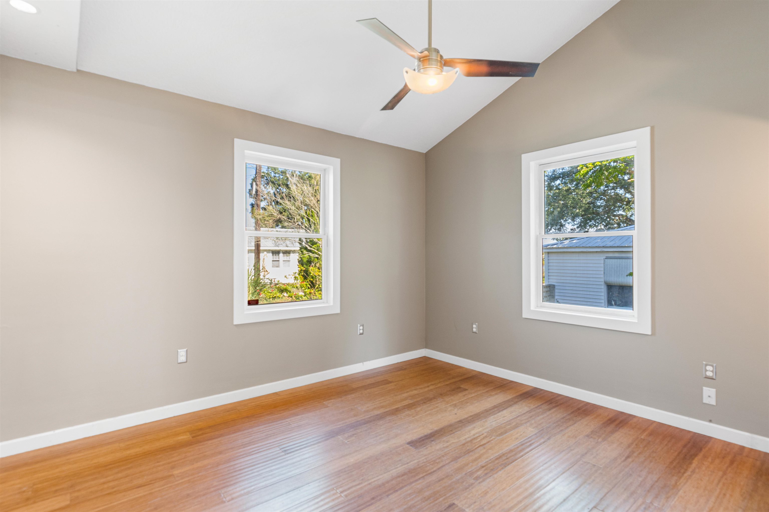 Image 18 of 54 For 5 Carey St.  