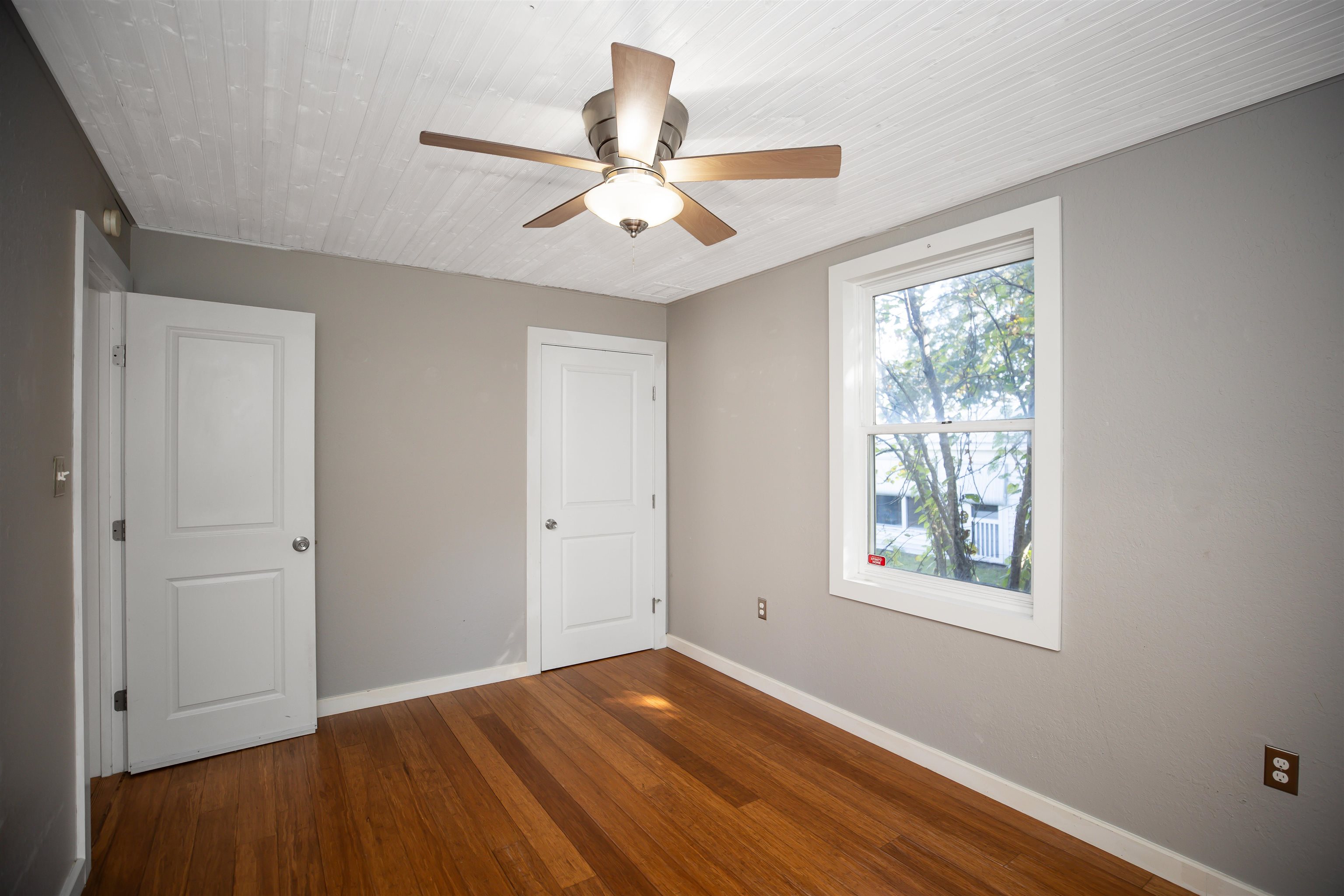 Image 19 of 54 For 5 Carey St.  