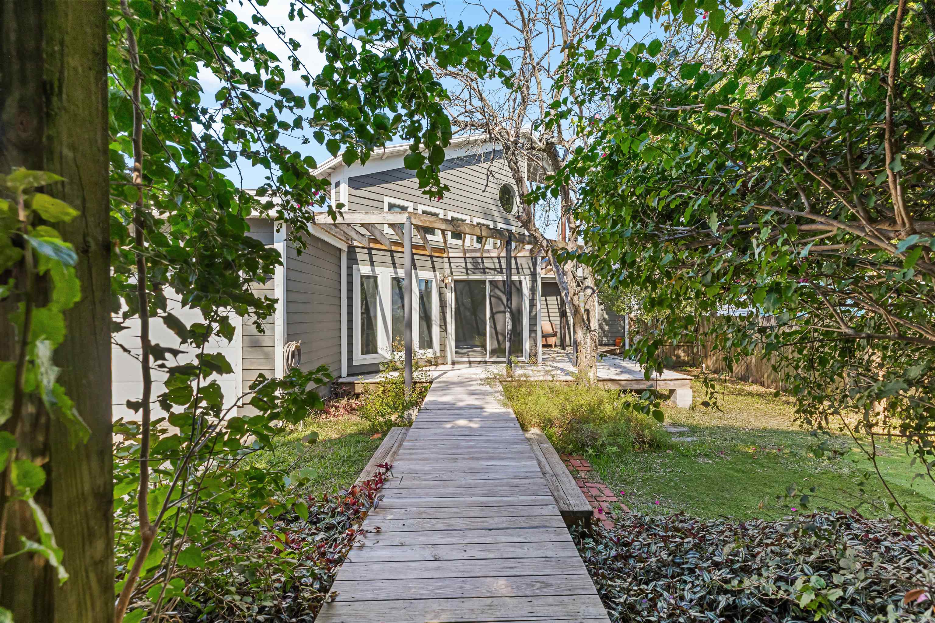 Image 2 of 54 For 5 Carey St.  