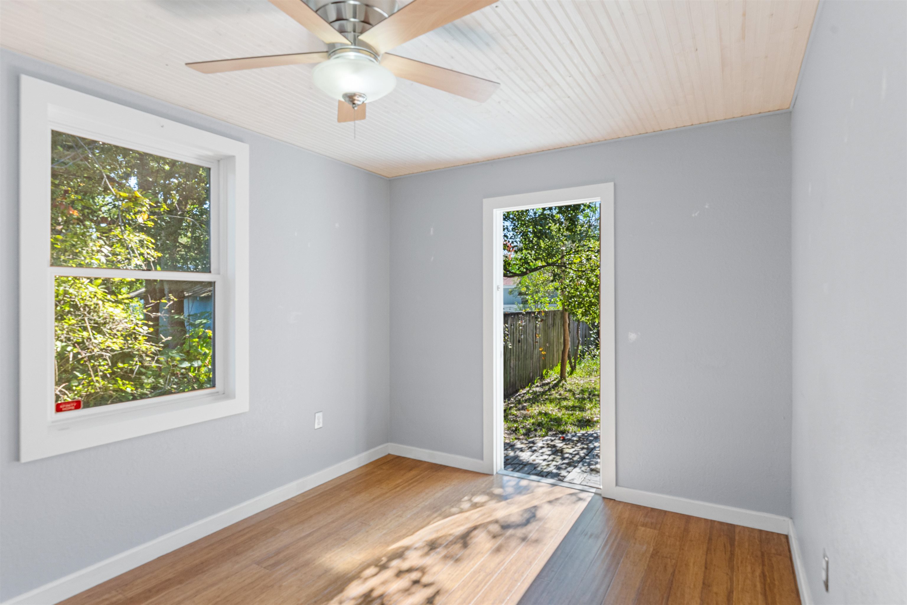 Image 23 of 54 For 5 Carey St.  