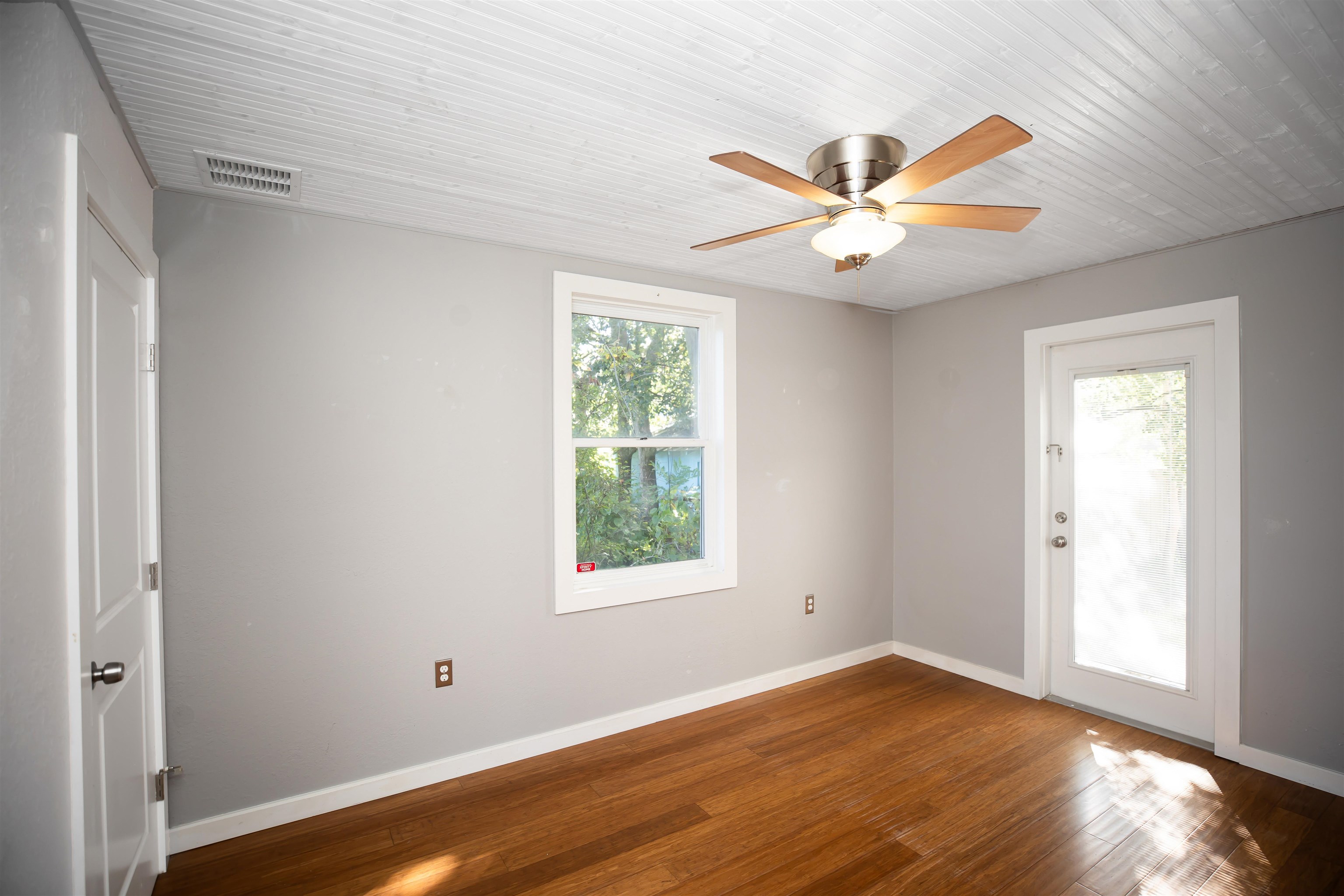 Image 24 of 54 For 5 Carey St.  