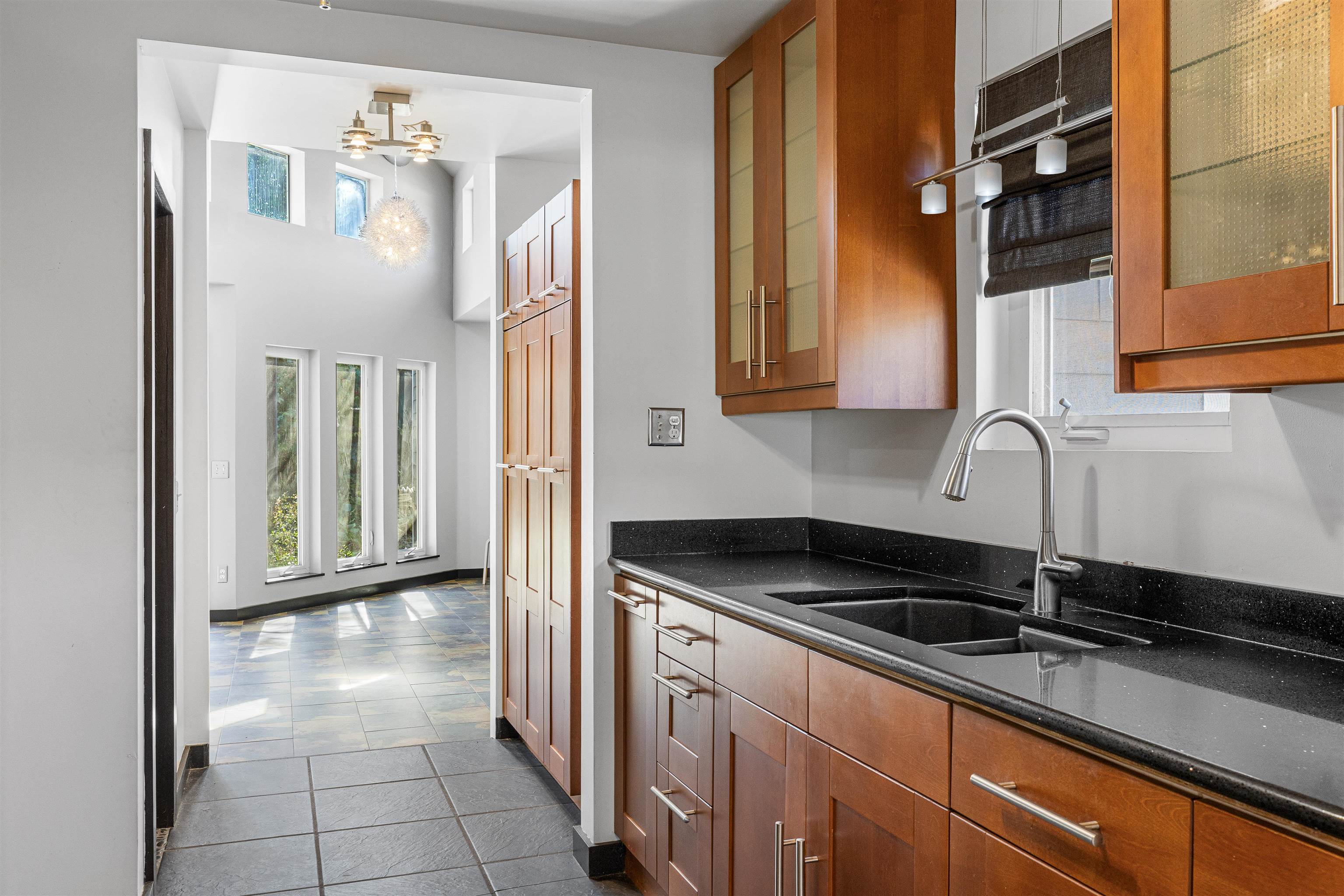 Image 27 of 54 For 5 Carey St.  