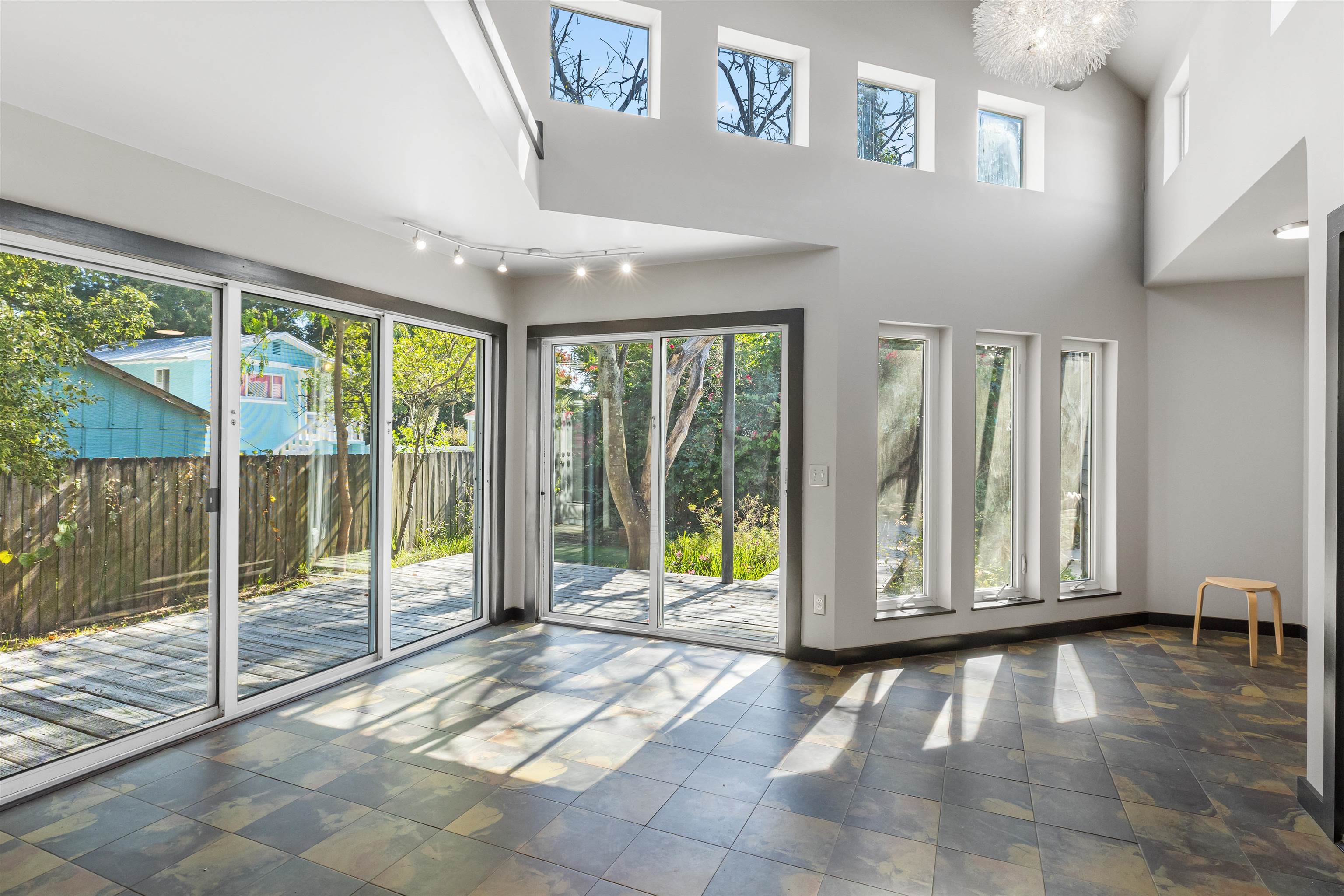 Image 30 of 54 For 5 Carey St.  