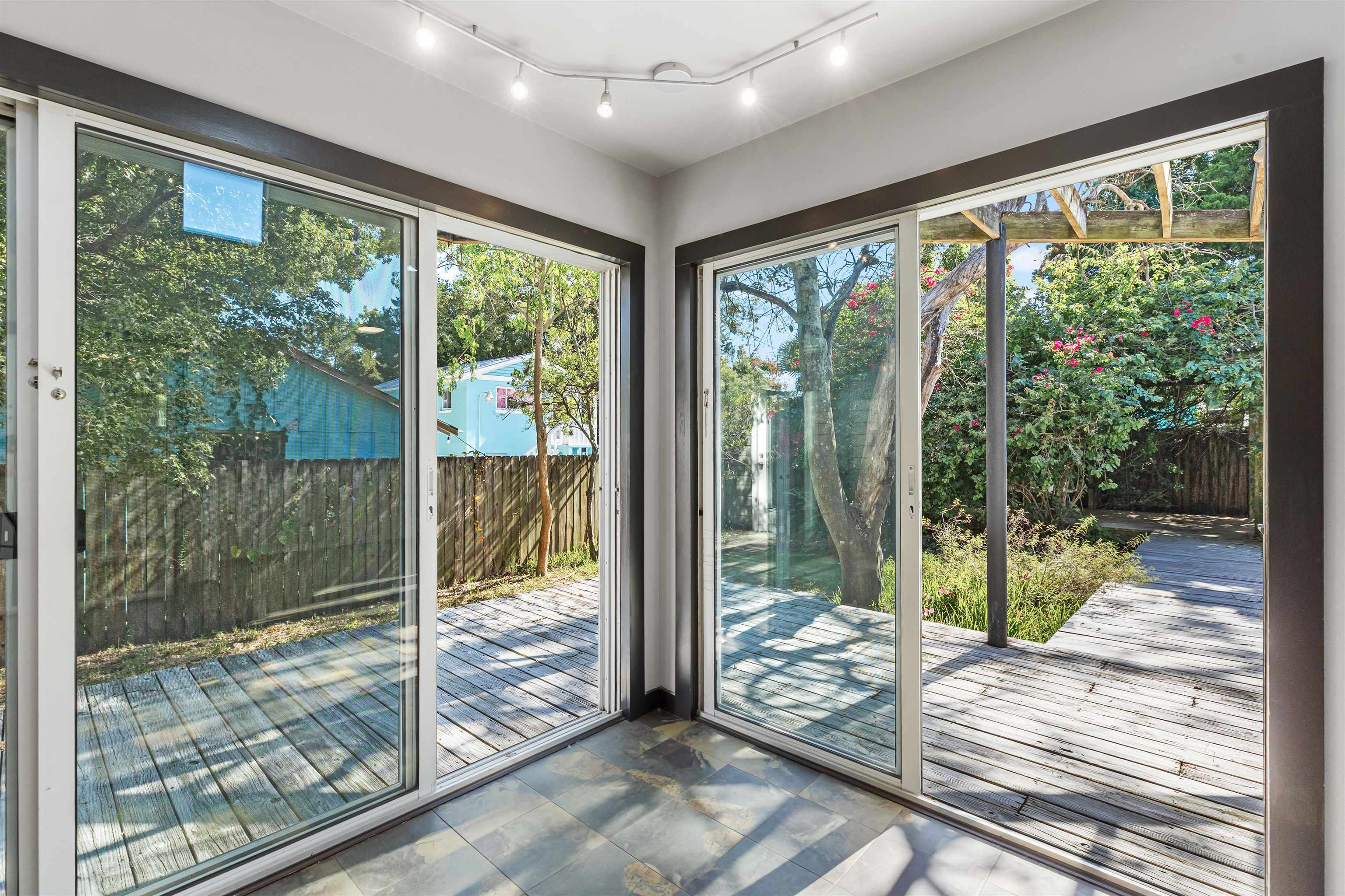 Image 33 of 54 For 5 Carey St.  