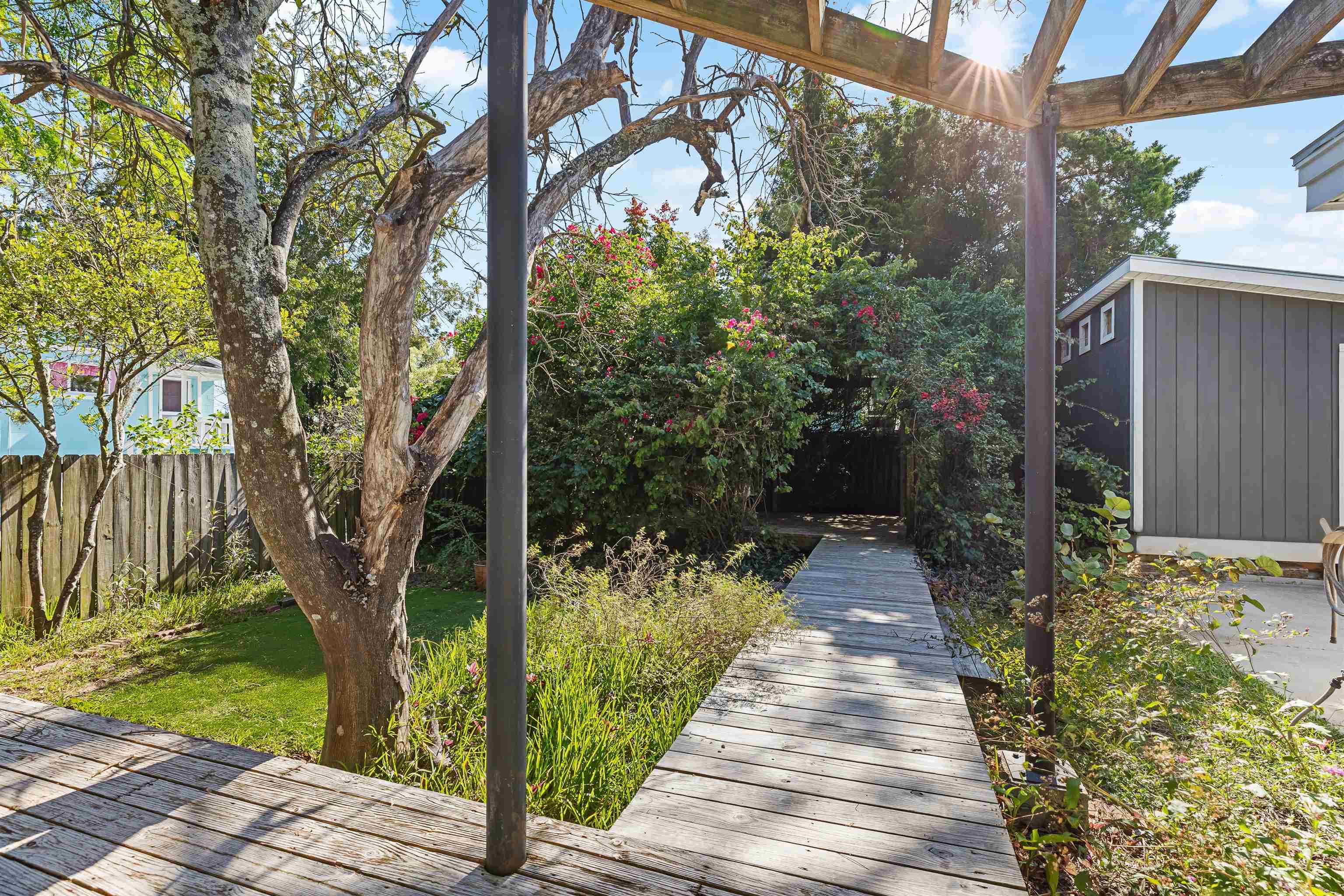 Image 40 of 54 For 5 Carey St.  