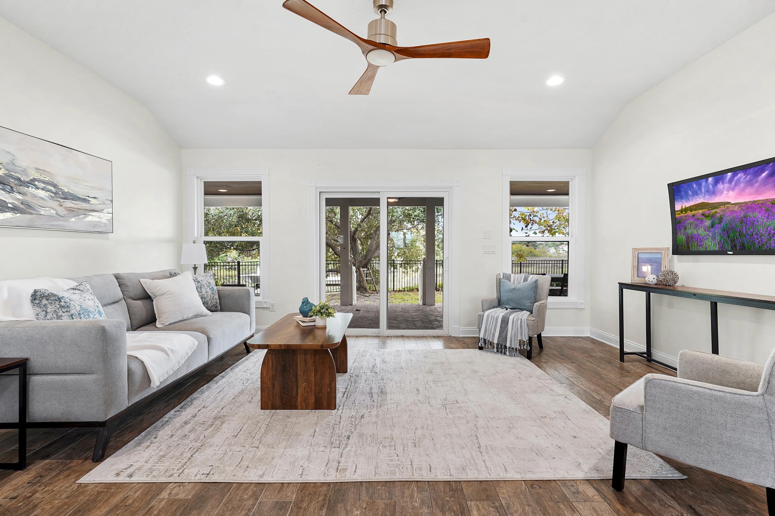 Image 19 of 49 For 752 Tides End Dr