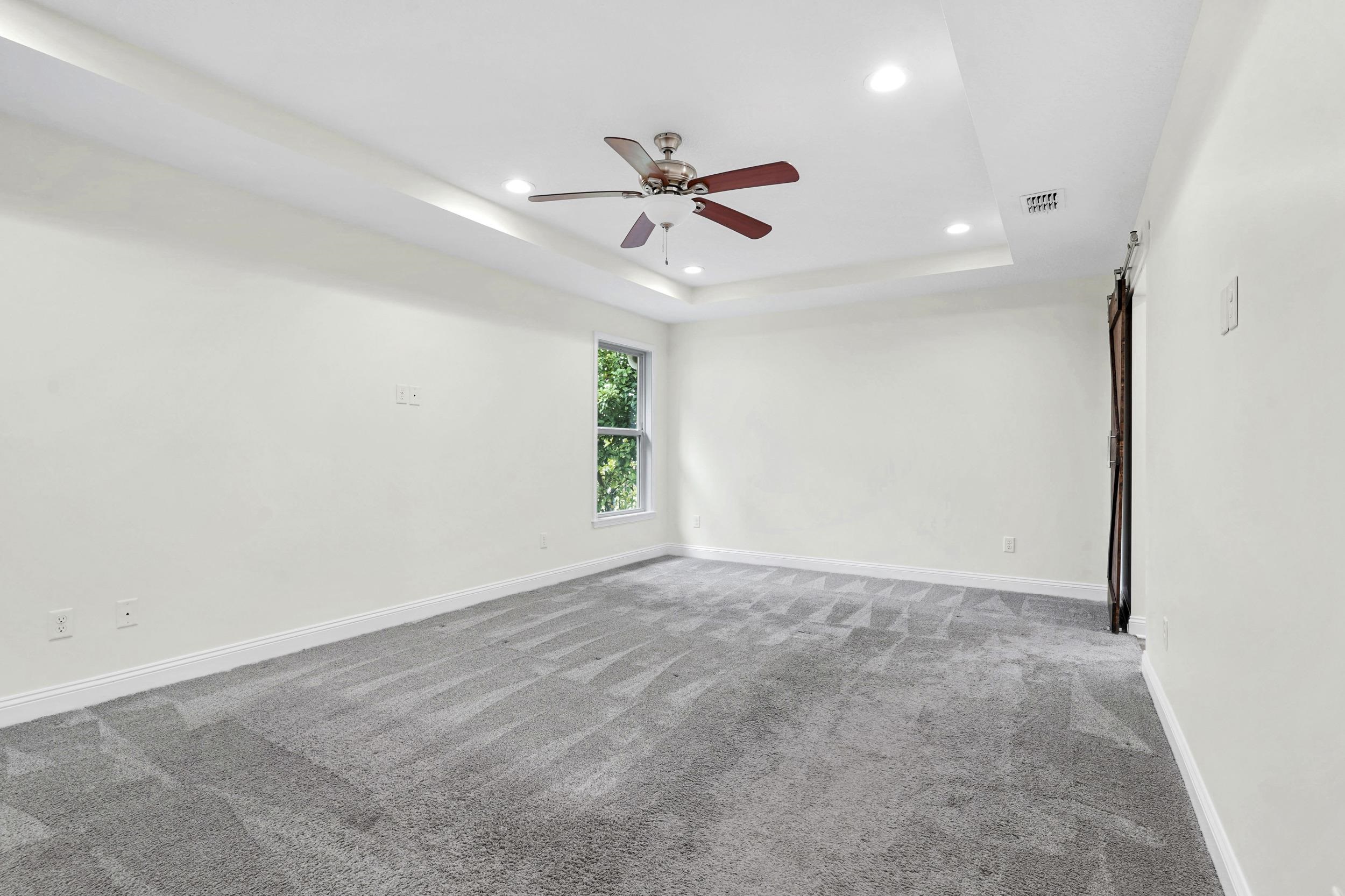 Image 22 of 49 For 752 Tides End Dr