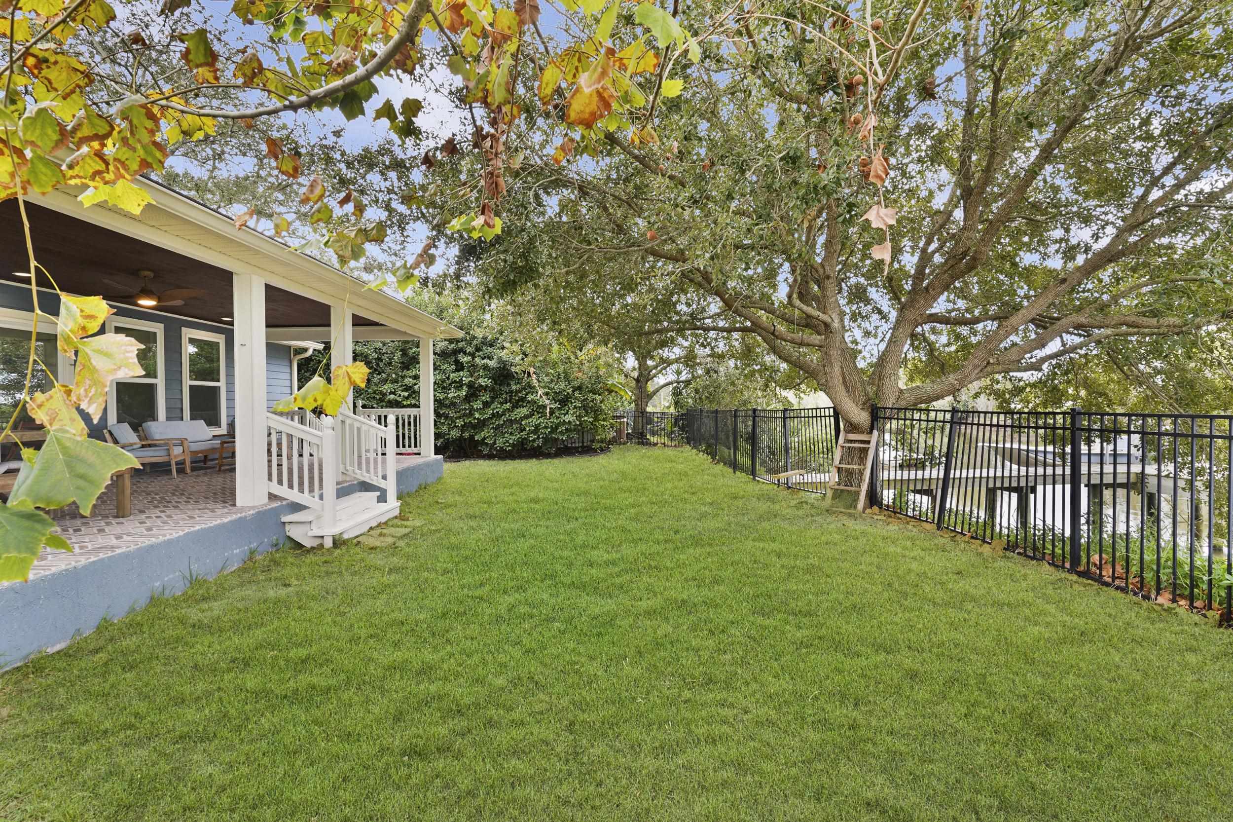 Image 37 of 49 For 752 Tides End Dr