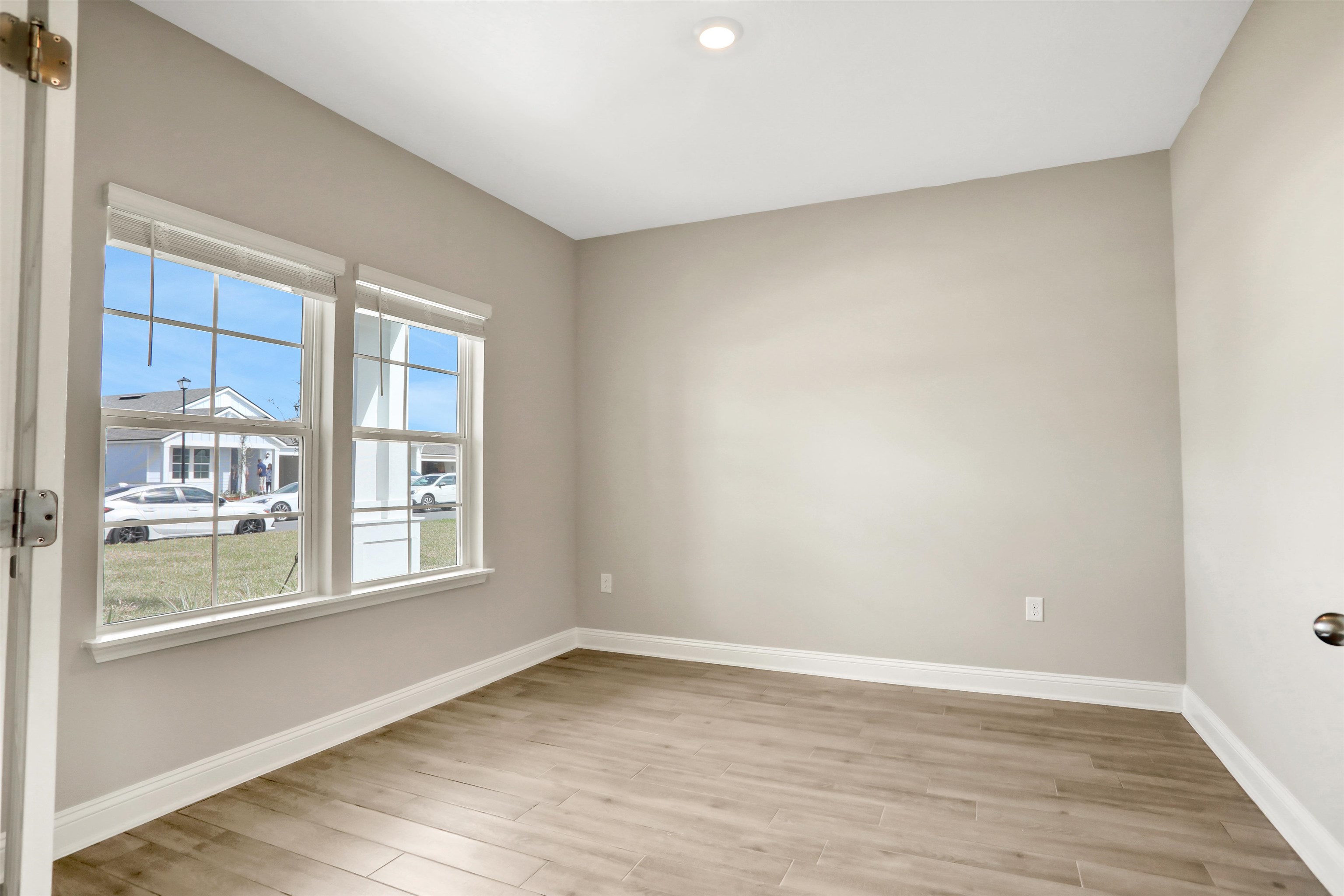 Image 14 of 39 For 92 Huesca Ct