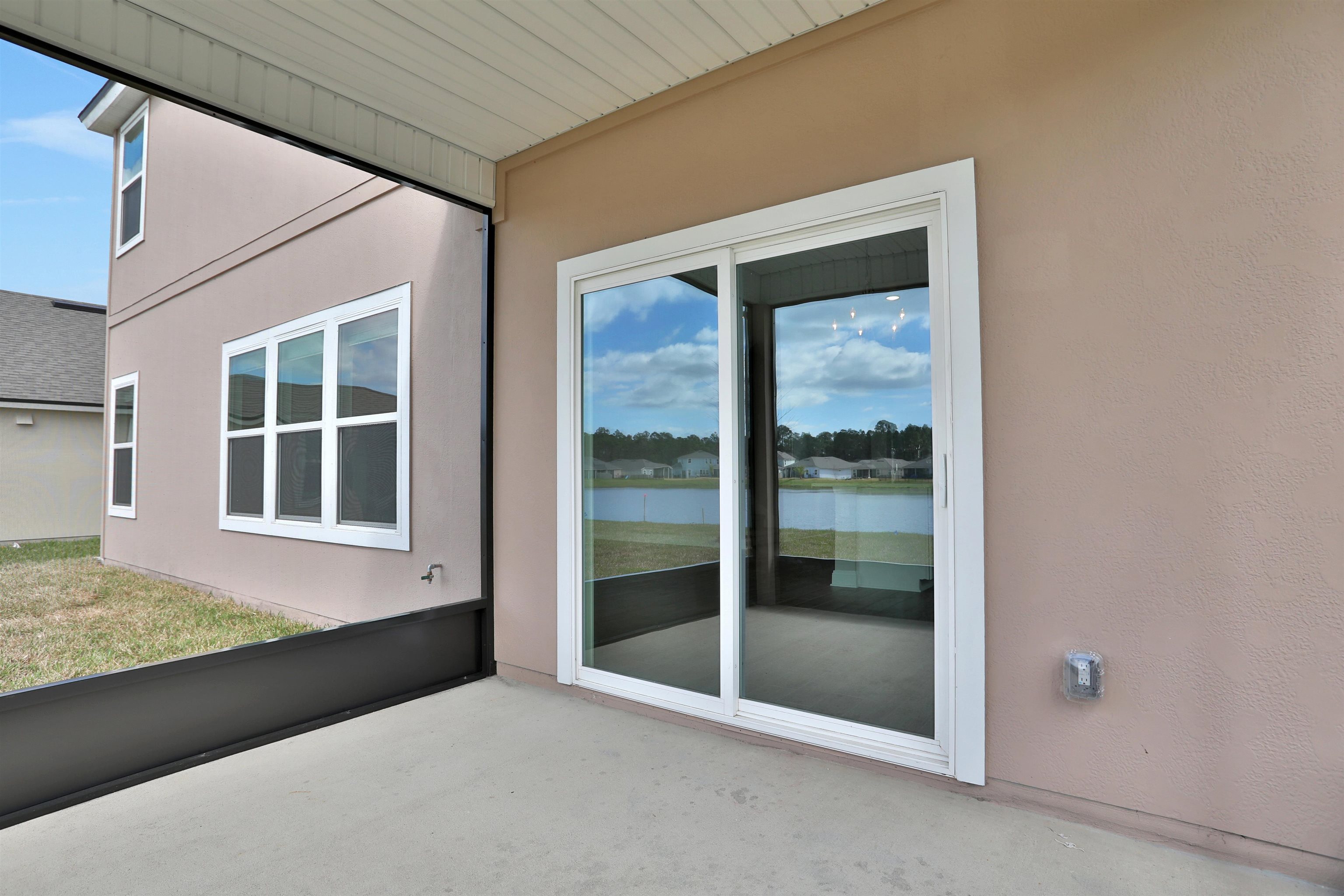 Image 29 of 39 For 92 Huesca Ct