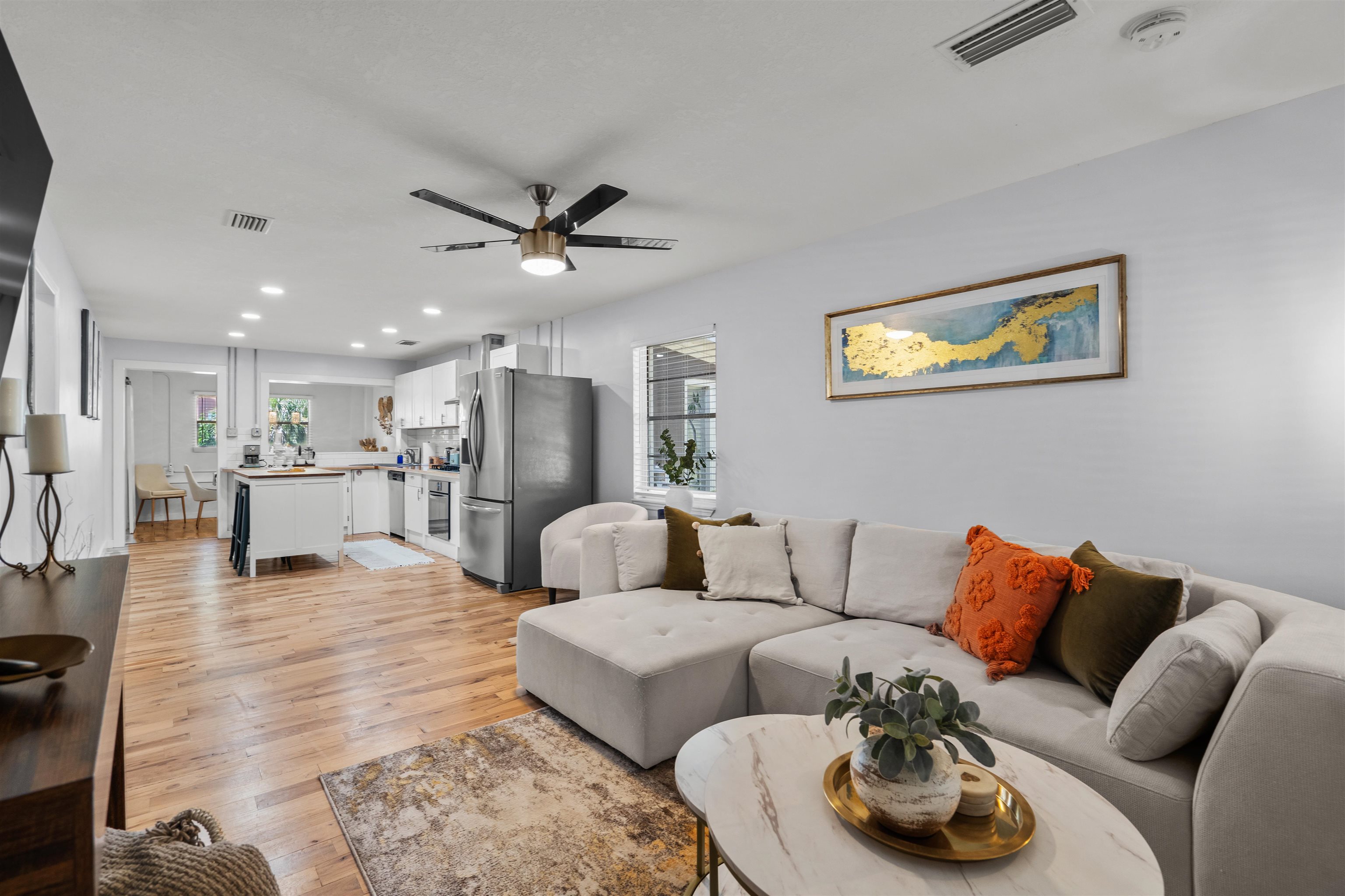 Image 12 of 44 For 28 Arenta St