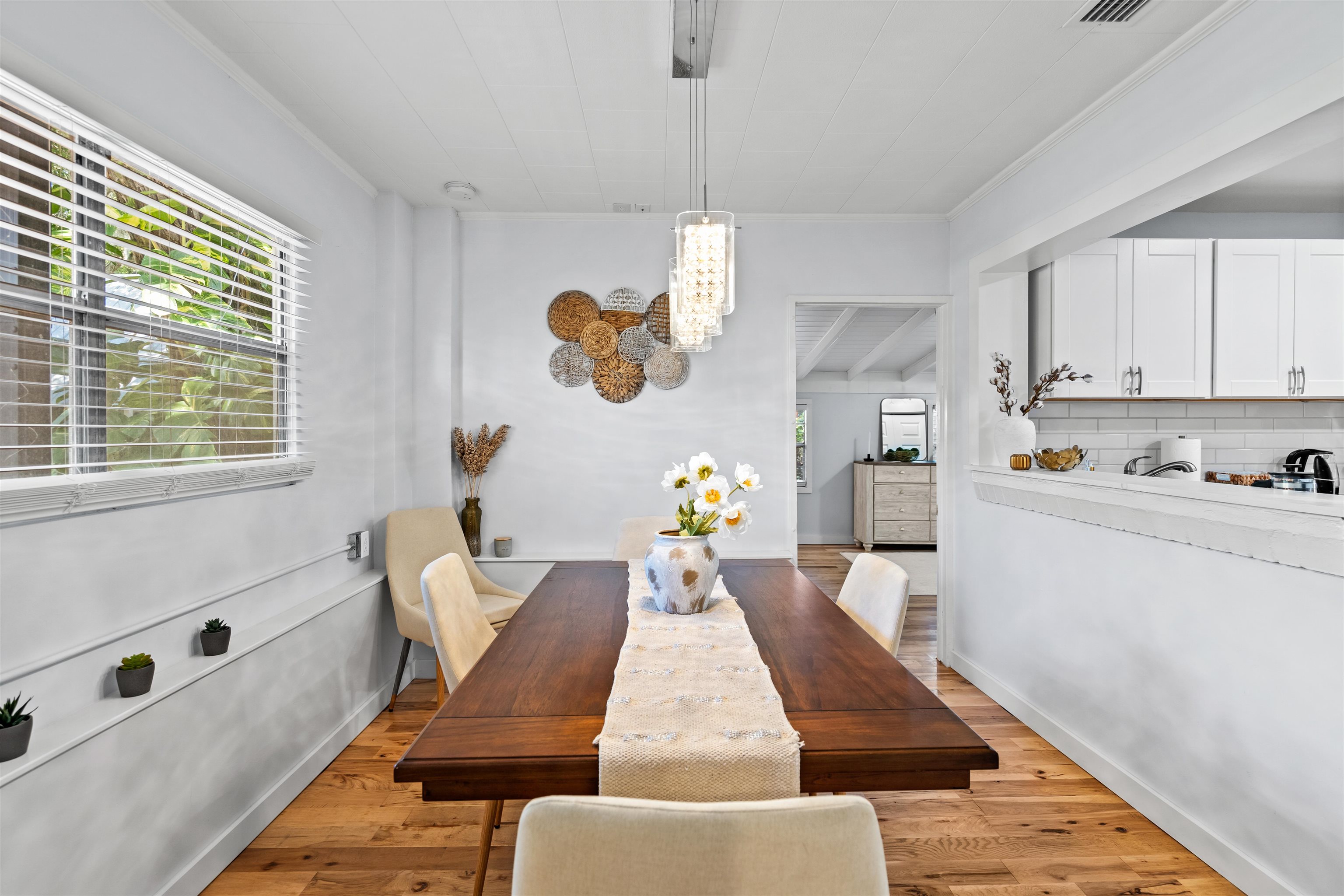 Image 19 of 44 For 28 Arenta St