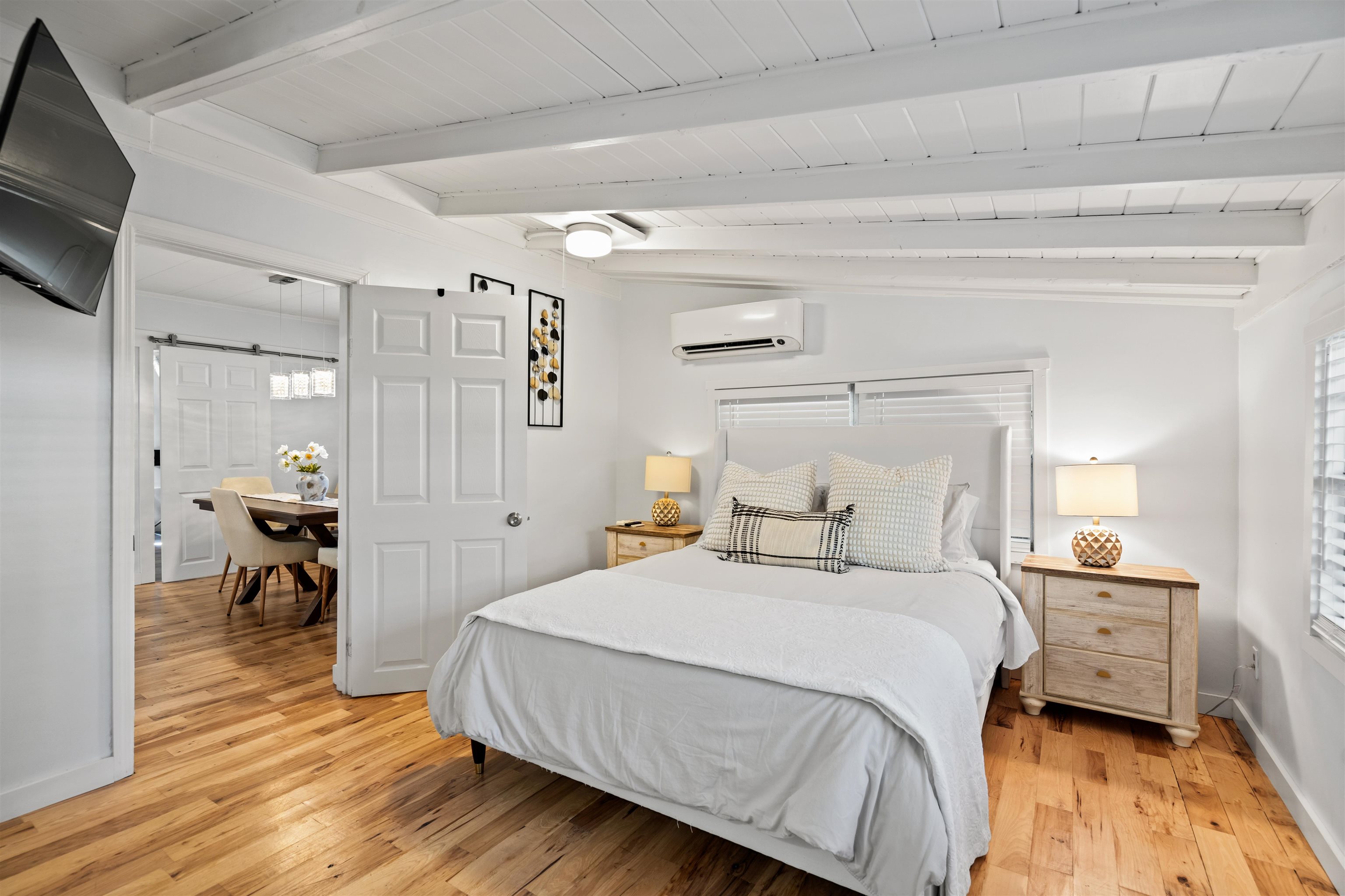 Image 22 of 44 For 28 Arenta St