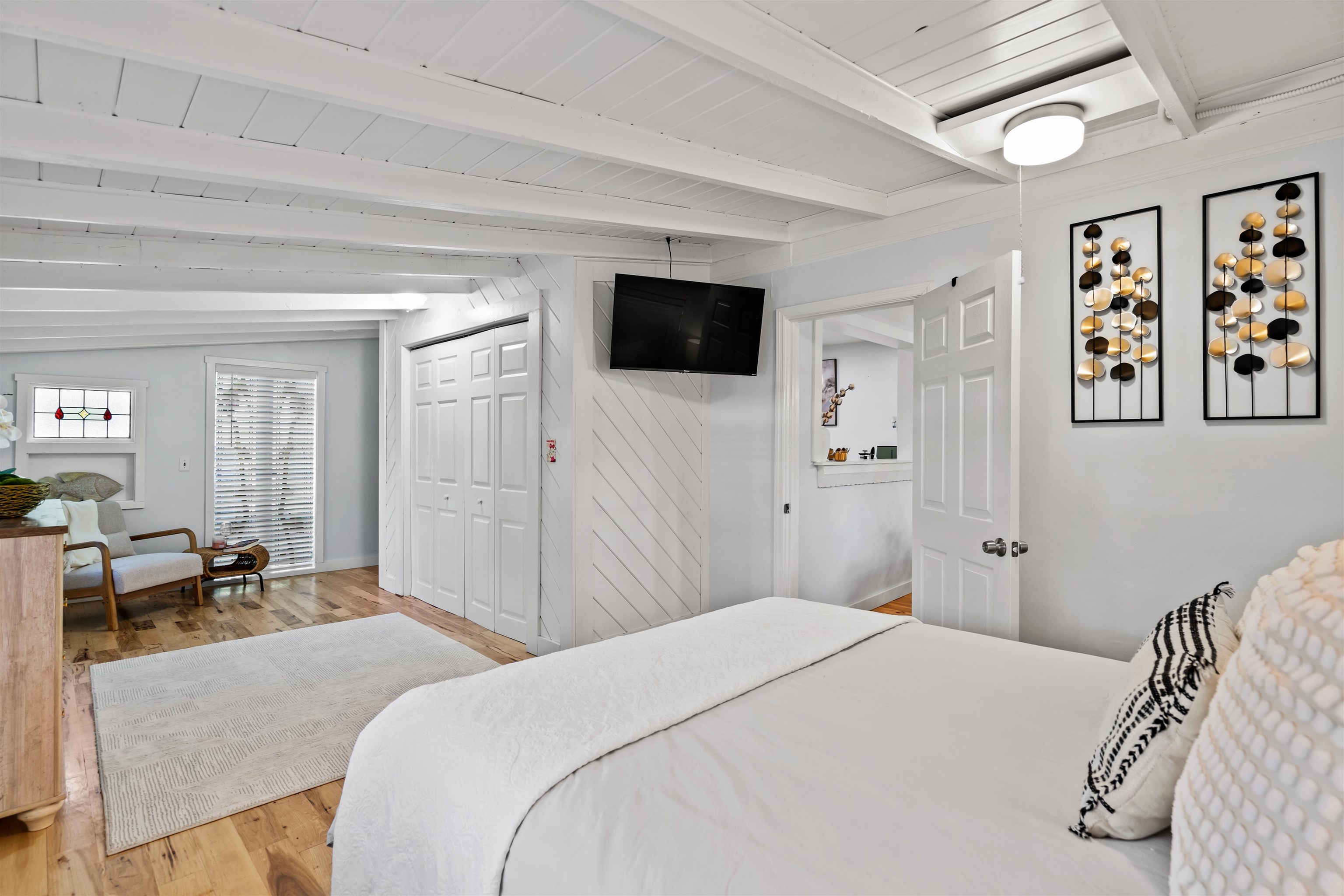 Image 23 of 44 For 28 Arenta St