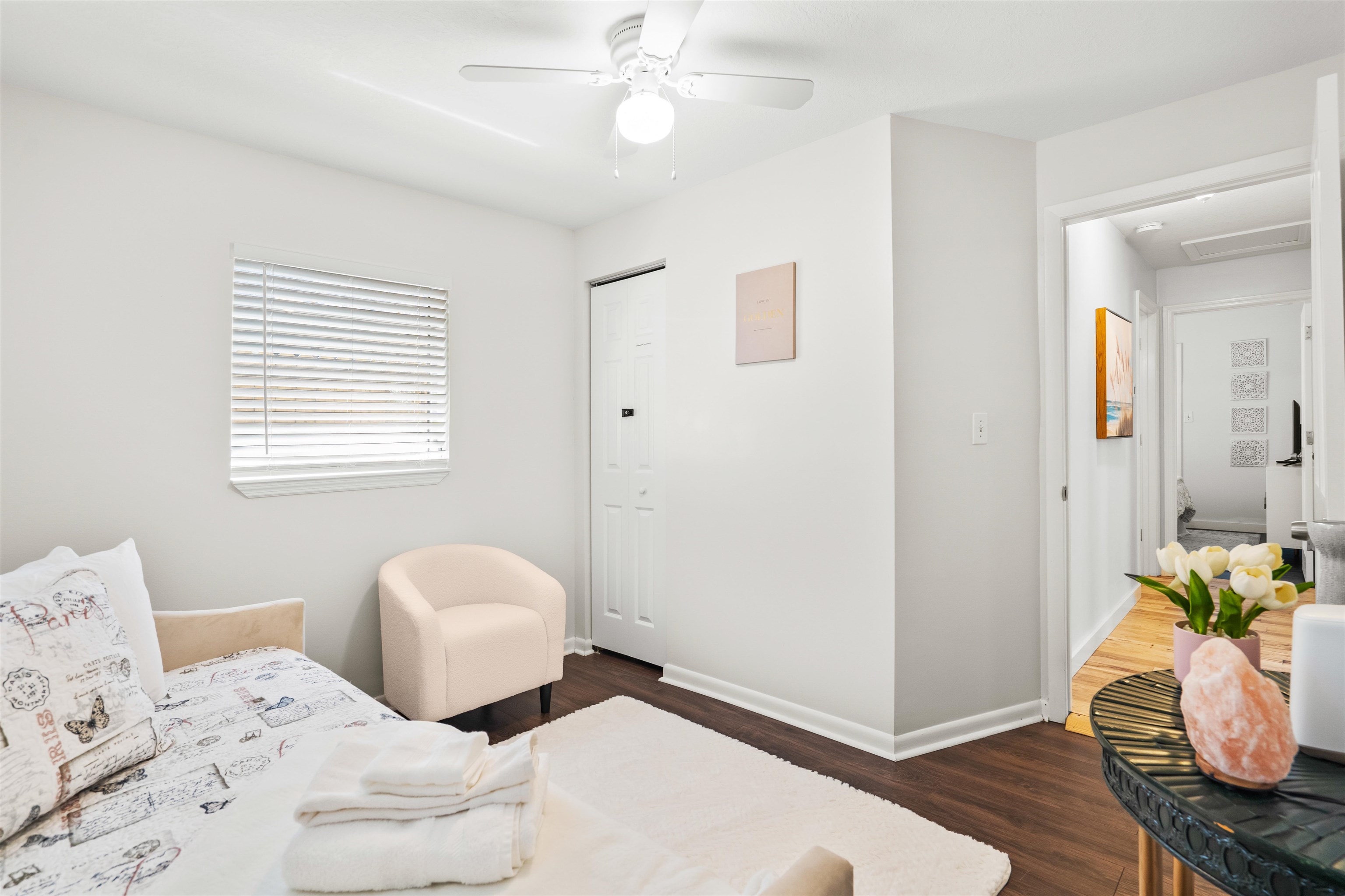 Image 25 of 44 For 28 Arenta St